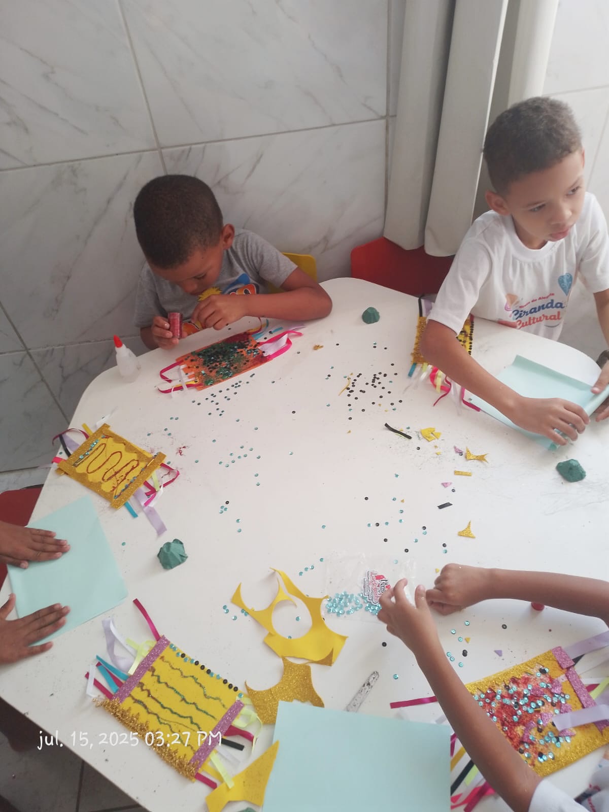 O Projeto “Ciranda Cultural”, contemplado no termo de fomento número 960225/2024 da Emenda Parlamentar do Deputado Federal Paulão, fecha a semana com as oficinas de coral, hip-hop, dança afro, bumba meu boi, dança do coco e culinária regional na Comunidade da Grota da Alegria em Maceió (AL), a todo vapor.