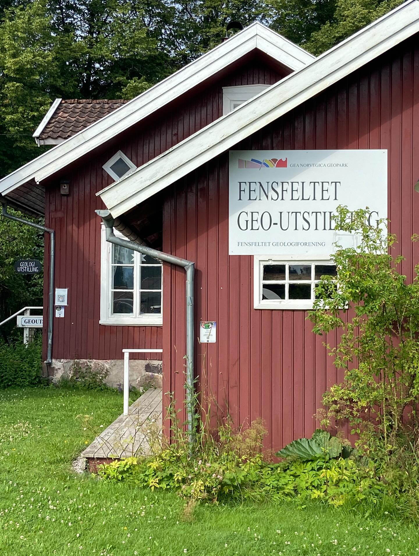 Sommer på Øvre Verket på Ulefoss ☀️ Natur og kulturhistorie samt god lokalmat og restaurant. 👍 #unescoglobalgeopark #lokalmat #kultur #natur #visittelemark