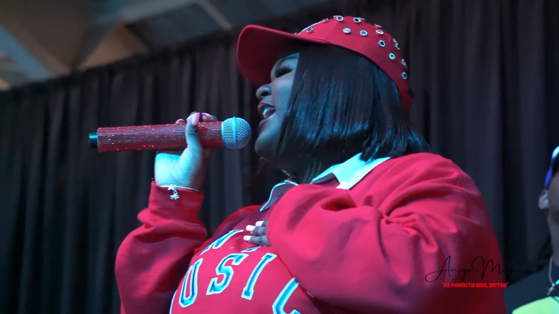 🎶🔥 Ya Favorite Soul Sistah is OUT NOW! 🔥🎶
Had the blessing of joining @aniyemusic a true Berklee powerhouse—at Boston Calling, where she lit up the stage with her soulful voice and magnetic energy.
Her new EP, "Ya Favorite Soul Sistah," is streaming on all platforms—so go ahead and add it to your sexytime playlist. Thank me later. 😏💿
#AniyeMusic #YaFavoriteSoulSistah #BostonCalling2025 #FGXstudios #BlackBostonPhotographer #AVServices #RisingStar