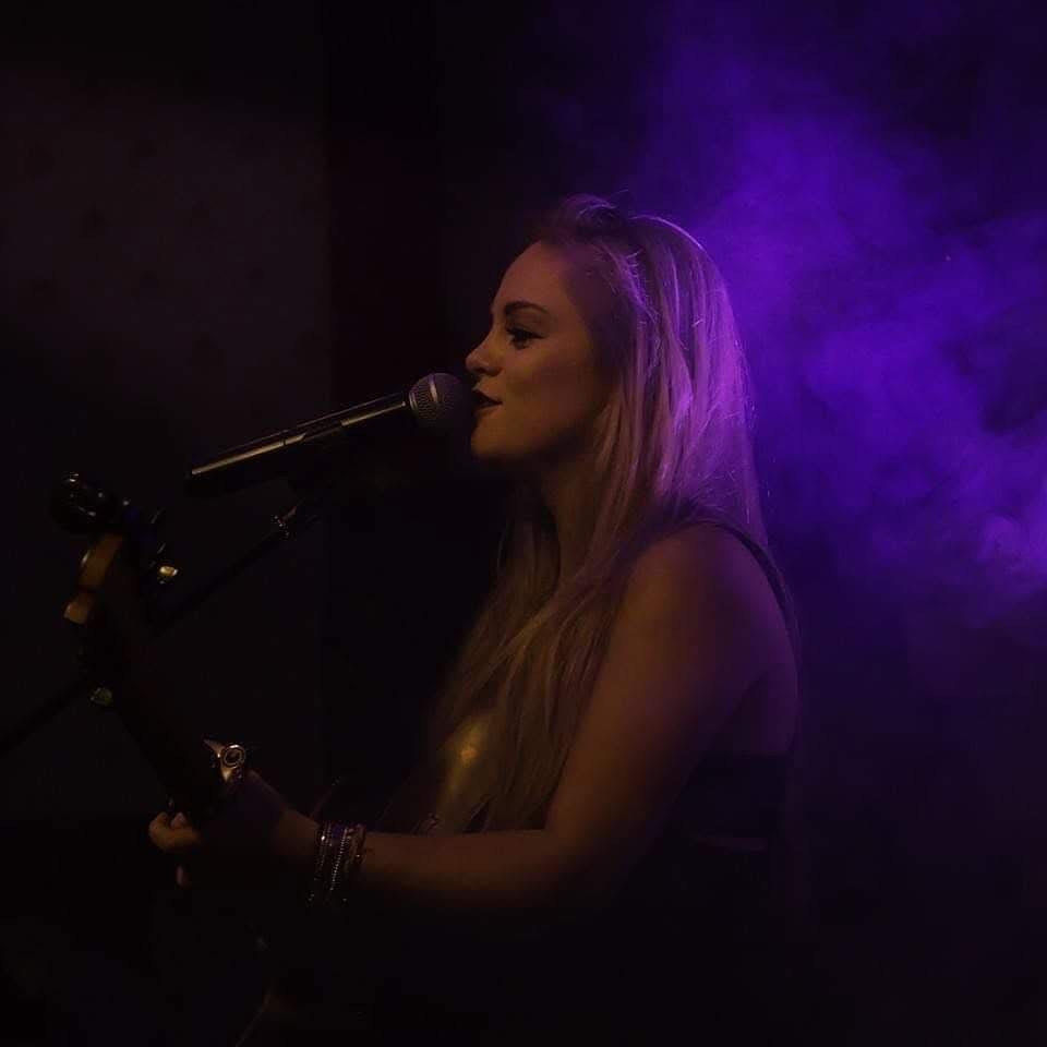 S A T U R D A Y
After a very busy day yesterday, we’re restocked and ready to go!
Happy hours today 3-6pm
Two for £10 cocktails 🍹
£4 & £2.50 Pints 🍺
Double up for a quid!
With entertainment tonight from 🎤 Chelsea’s Reynolds
Always a great night
See you soon x