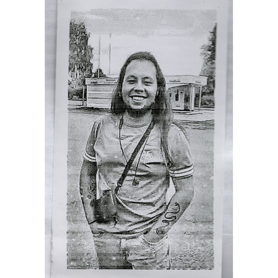 With Federico fully immersed in his creative and artistic work, this photo is the only one we managed to capture!
He came to Moskosel all the way from Colombia 🇨🇴 and shared these kind words about his time with us:
“My experience at Moskosel was wonderful, I felt very good working and spending time with you. The jobs were interesting and helped me to develop new skills. The experience helped me a lot to practice my English obviously and I felt that you understood that I am in that process and I felt accepted by you all the time. It was a great experience, thank you very much for that.”
We’re grateful for his kind words and even more grateful for the time we got to share together! Thank you for being part of the Moskosel family, Fede! 💛