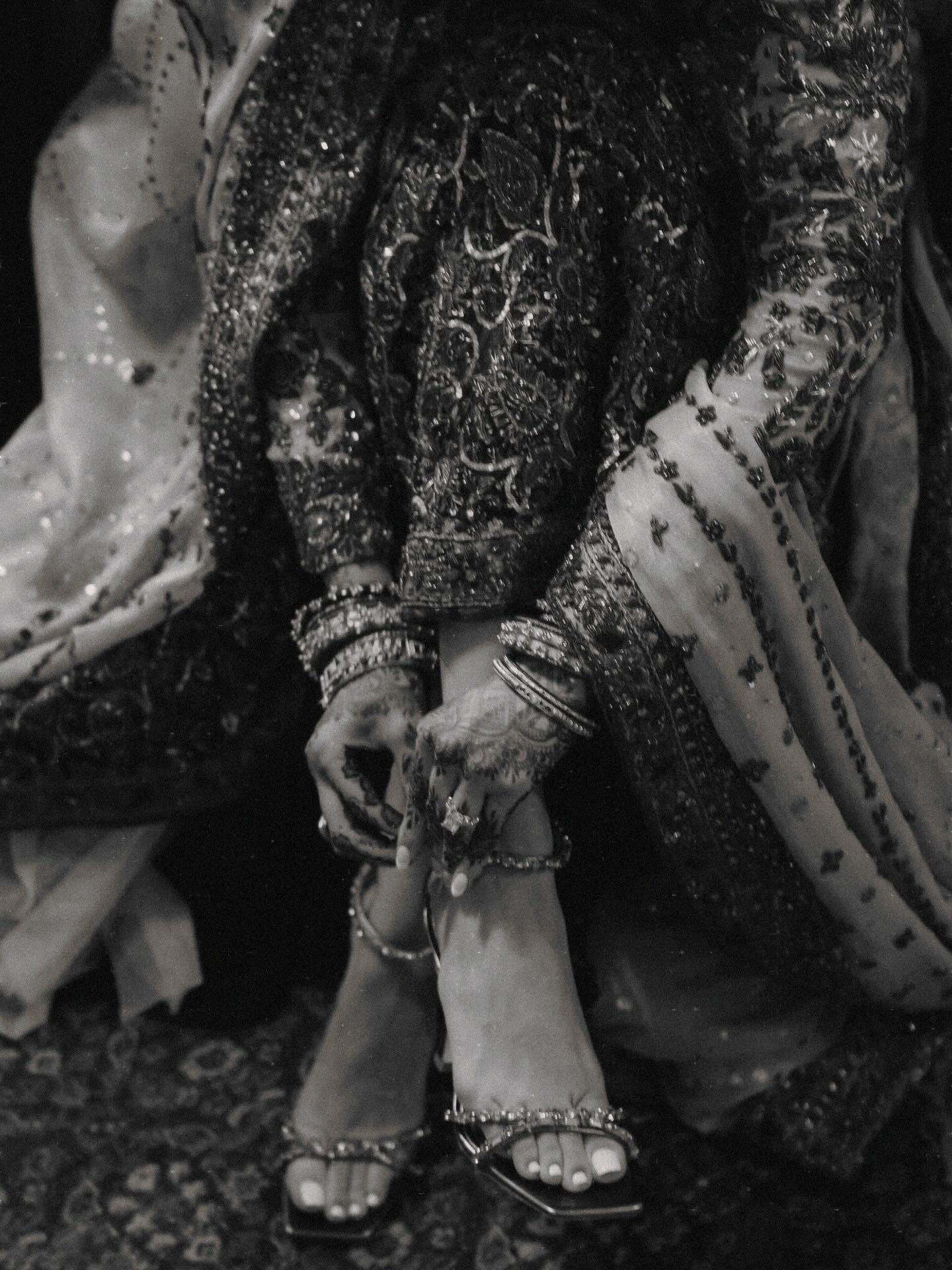 the final touches and details — there’s just something about the way black & white and some grain captures a feeling
bride & muse: @camilairfan
outfit: @shakeelsbyzeeshandanish
henna: @hennabysheeru
.
.
.
🔑: timeless wedding photography, chicago film photographer, st. louis photographer, cinematic documentary photography, palestinian love, couple photography, love stories, movie scenes, hopeless romantic, photos like a romcom
#chicagophotographer #destinationweddingphotographer #chicagoweddingphotographer #couplesphotographer #weddingphotographer #filmphotographer #hopelessromantic #cinematicphotography #stlouisphotographer #romcom #bridetobe #luxuryweddingphotographer #rameenawanphotography
