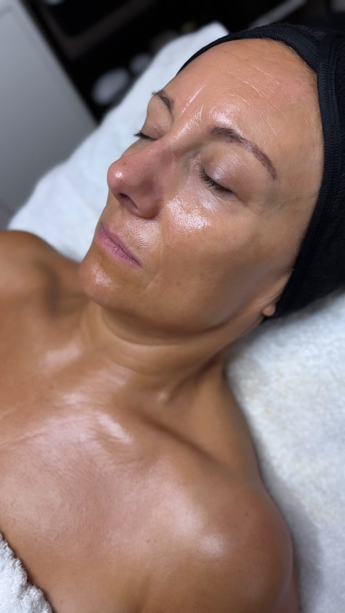 Healthy skin starts with the right care ✨
What’s your biggest skincare struggle?
Let me know below 🫶
📍Birchington & Barham
#GlowGoals #SkinConfidence #facialbenefits #facials