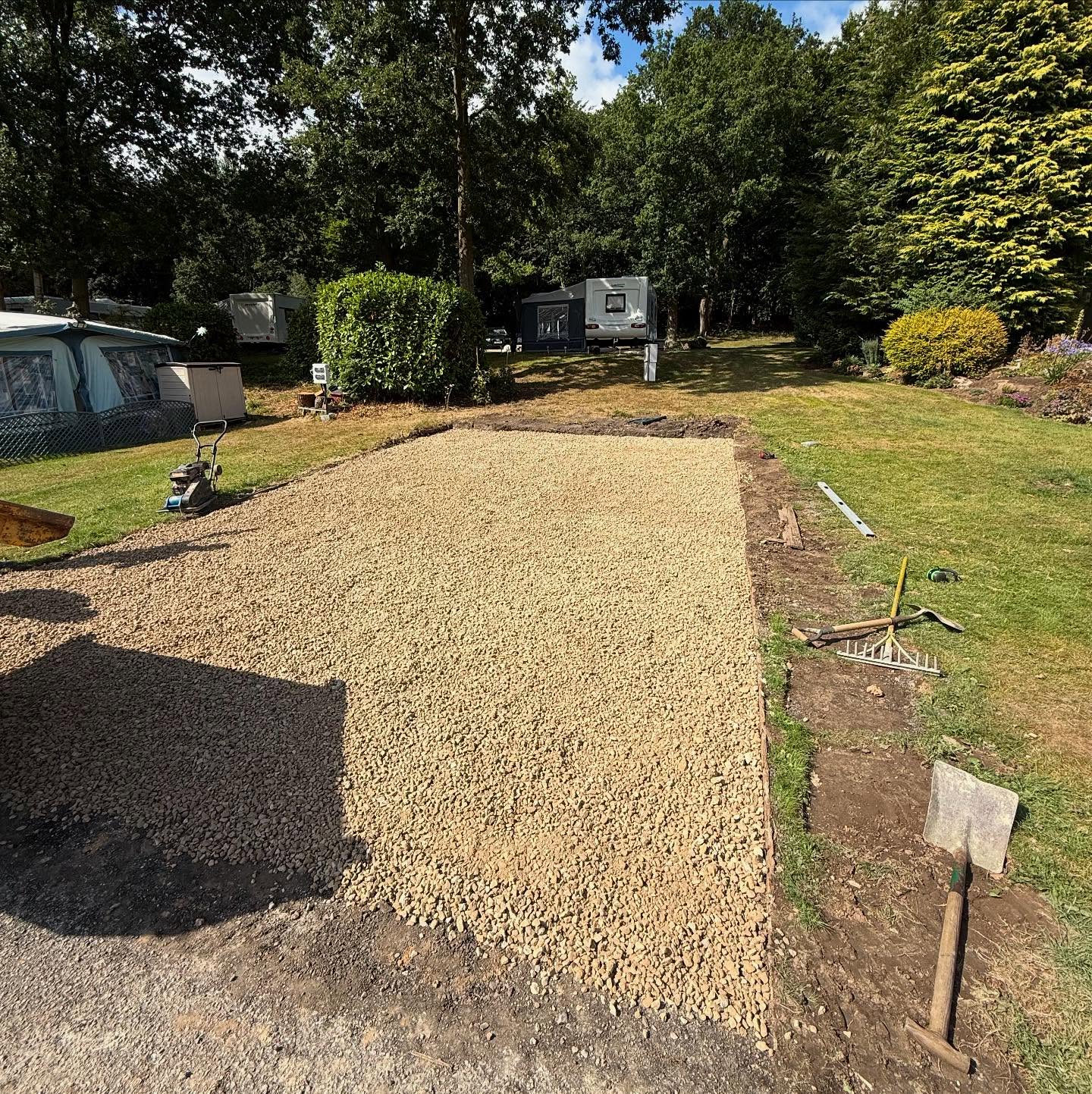 After and before👷🏼♀️
The team have worked super hard the last couple of days to transform one of our seasonal pitches!
After a long term customer left, their pitch needed some TLC ready for our new customer😊
#caravansite #campsite #caravan #motorhome #yorkshire #caravanpark #teamwork