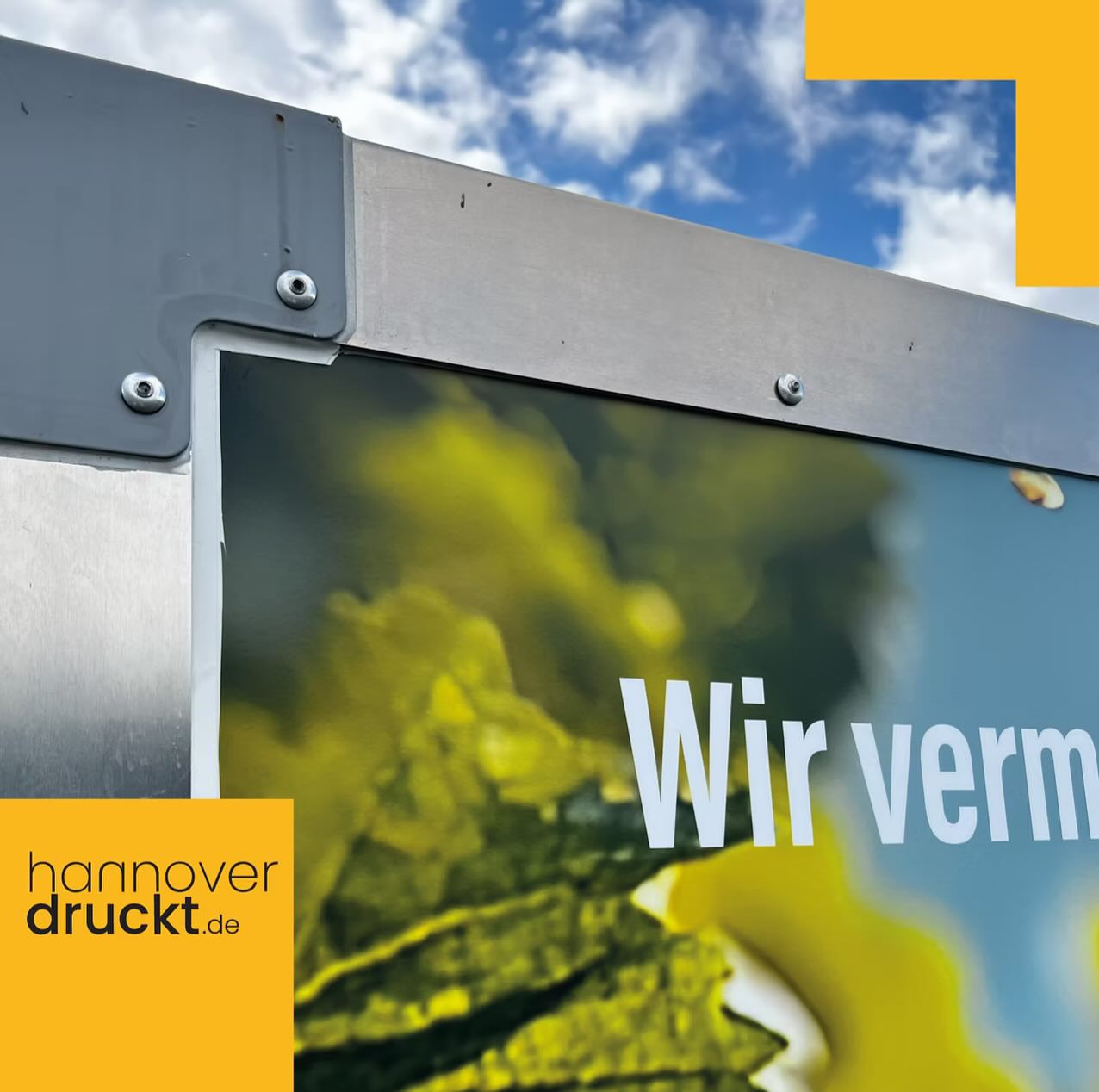 ...ich bin cooler als Du!
Da schmeckt das Kaltgetränk doch gleich viel besser bei so einer tollen Beschriftung. Für Kluwe´s Café und Weinscheune aus Godshorn bei Langenhagen durften wir das Layout und die Montage einer Beschriftung für den neuen Kühlanhänger übernehmen. Toller Job, tolles Ergebnis :)
Der Anhänger ist übrigens direkt bei @kluwes_godshorn zu mieten.
https://www.hannoverdruckt.de/post/_cool
#koenekewerbung #cool #wrapping