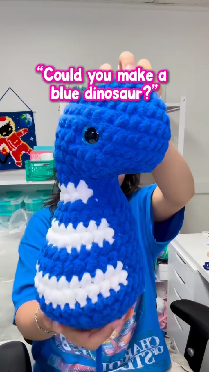 I can make blue, pink, red—pretty much any color dino plushie you want!💕 If you ever need a cozy gift in someone’s favorite color, I got you.
You can even mix and match the body and stripe colors to make it totally you.✨
So be honest… if you could have your dream dino, what colors would it be?👇🏼💭
#crochet #amigurumi #yarnfusion #handmadebusiness #crochetplushies #plushies
