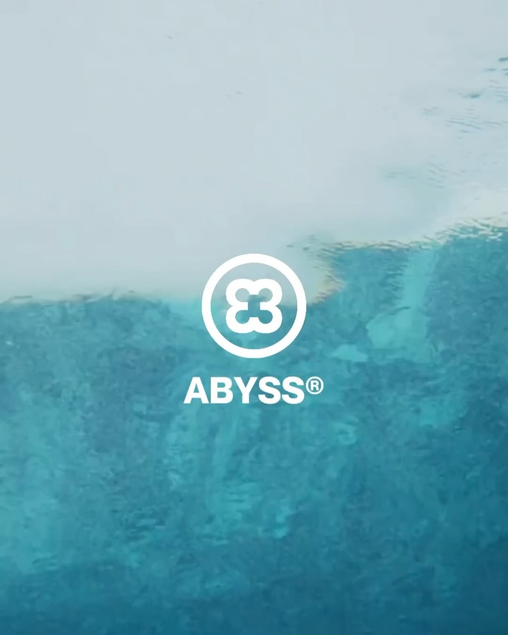 ABYSS®️
No es sólo un disco.
Un trozo del océano prensado en azul profundo.
Se mueve como el agua. Suena como nada.
ABYSS no te pertenece. Te atrae.
#PressedByVinylacy