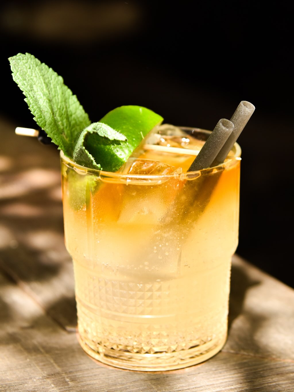 🍹🍣 Nouveautés chez Édouard 🍣🍹
Tous les vendredis & samedi soir, place aux sushis frais et maison accompagnés des cocktails de notre carte !
Réservez votre table dès à présent !
De 9h à 21h, ambiance champêtre chic avec une note japonaise!
🍣
🍤
🍹
… #champêtre #sushi #sushidate #sushilovers #sushiandcocktails #summerparty #summervibes☀️ #sushiparty #summeriscoming #new #cocktailbars #durbuy #durbuybelgium #thisisbelgium #eateateat #cocktailtime #cocktailoftheday #cocktailnight #durbuybynight #outside_project #outsidebar