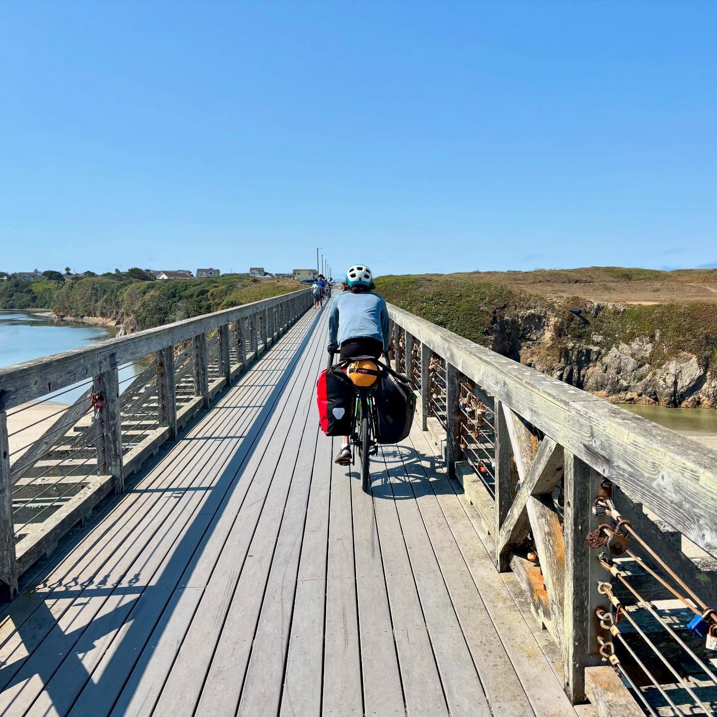 And then there were three… Today we said goodbye to Heron as he headed back to Victoria to rejoin Team Yukon for mountain bike nationals. Huge thank you to Elizabeth and Mike for the very generous airport shuttle run to SFO — you’re legends!
We soaked up every minute of today’s long ride: a stunning, hilly route winding through wild coves along the coast. Hard to believe we’re this close to San Francisco — it still feels untouched out here. A perfect day on the bike (other than missing Heron already).
#california #pacificcoastbikeroute #bikepacking #biketouring