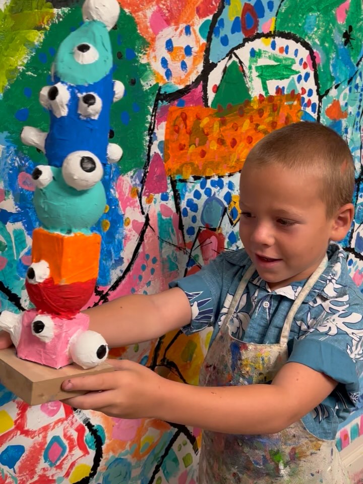 Look at our fantastic aliens. The kids had a blast, adding lots of eyeballs. One even made a "real" alien, I'm too much of a chicken to have seen that movie but I hear his sculpture looks just like the real thing.
