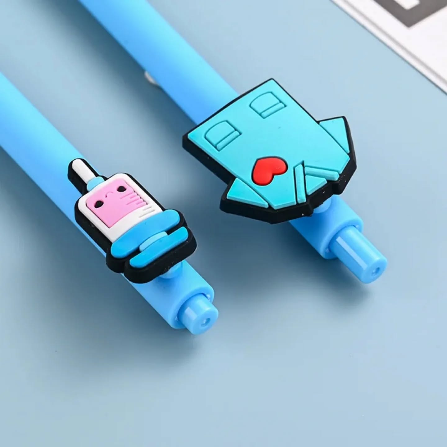 Accessories that get you through work or school is both functional and cute.
0.5mm Point
Smooth Writing
Cutesy
Available online.