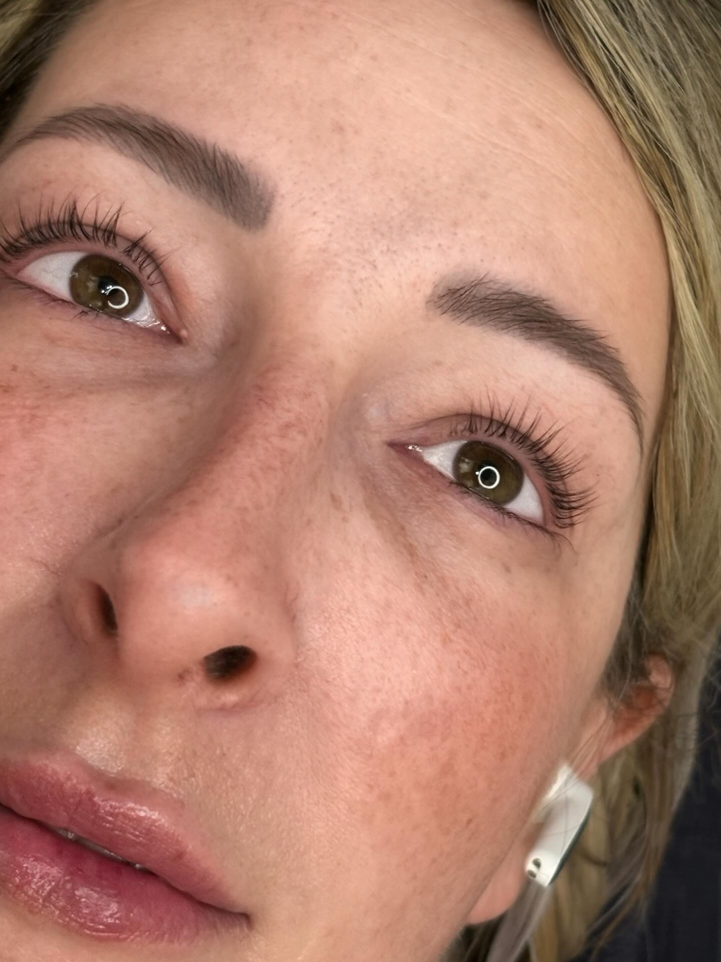 Natural never looked this good.
Lash lift + tint magic 💫
#lashlift #Microbrading #microshading #alhambra #pasadena #archadia #eyelashextensions #permanentmakeup #groupon #powderbrows #tatoomakeup #eyebrowstint #tint #browlamination #pasadenanails #pasadenahairstylist #pasadenaeyelashextensions #pasadenabrowshaping