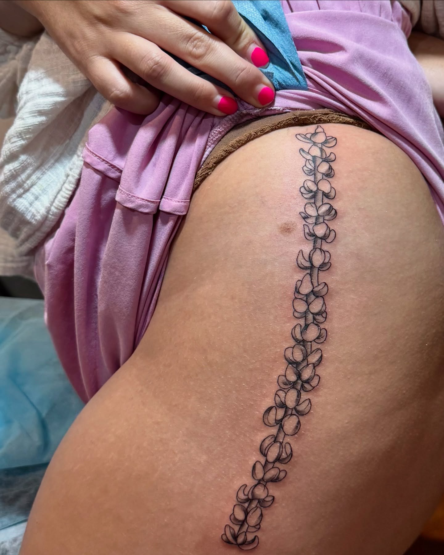 Puakenikeni flowers by @seeker__boy
•
#puakenikeni #puakenikeniflowers #thetattooshopnewdelhi