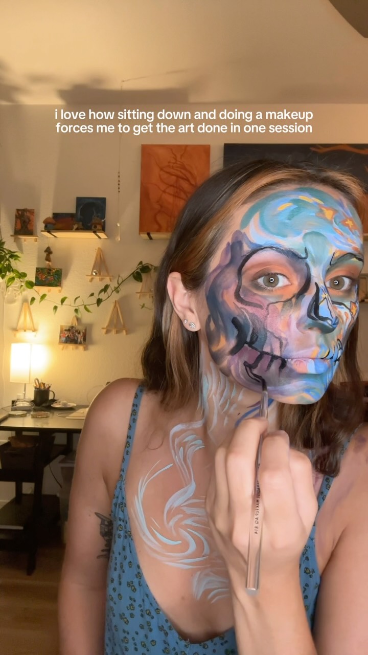this is the only video recorded during this makeup!
it’s such an interesting balance documenting the creative process
i’m definitely rediscovering the importance of creating without recording and making sure to have those opportunities!
~ as i’m about to post this, i just noticed the caption i wrote about how makeup FORCES me to get the art done in one session
lately i have been resonating a lot on “create out of flow and not force”
so noticing that i wrote that brought my attention to it
i think in this instance, i do really appreciate that i have to get a body paint or makeup done in one sitting
i think that is a beautiful part of this art form
within the practice, you can create out of flow
and that is actually necessary
often when i am forcing the next steps is when i begin adding things i don’t like and then it is time to take a step back, recenter and follow where i am supposed to go next
does this make sense?
have a beautiful day friend 🧚♀️❤️
#creativemakeup #bodypaint #arizonaartist #bodypainting #phoenixartist #slowart #paintingdetails