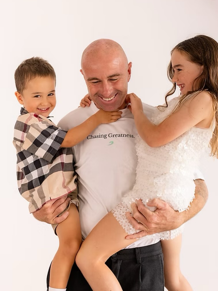 What happens when boxing becomes a tool for confidence, not combat? We spoke with BoxSmart about how they’re helping local kids stand taller — inside and out. Full story now live on YOU Northern Beaches
A former pro boxer who grew up on a council estate in the UK, Danny Kennedy doesn’t just teach kids how to throw a punch, he teaches them how to stand tall in life. Now living on the Northern Beaches, this dad of two is the driving force behind BoxSmart at Dee Why, a non-contact boxing studio that’s just as much about community and confidence as it is about fitness. @boxsmartdk
https://www.younorthernbeaches.com.au/post/how-boxsmart-is-building-stronger-kids-and-communities-on-the-northern-beaches
#BoxSmart #BoxingForKids #NorthernBeachesFitness #DeeWhyBoxing #KidsConfidence #YouthEmpowerment #NonContactBoxing #BoxingClassesSydney #BoxingForTeens #BoxingLifeSkills #FitnessForKids #MentalStrength #ConfidenceBuilding #DisciplineThroughBoxing #StrongerTogether #BoxingCoach #LocalBusinessNorthernBeaches #YouNorthernBeaches #PositiveParenting #ActiveKids #ResilienceTraining #FamilyFitness #BoxingAustralia #HealthyKids #MovementMatters #BoxingStudio #NorthernBeachesCommunity #EmpowerThroughSport #youthboxingprogram