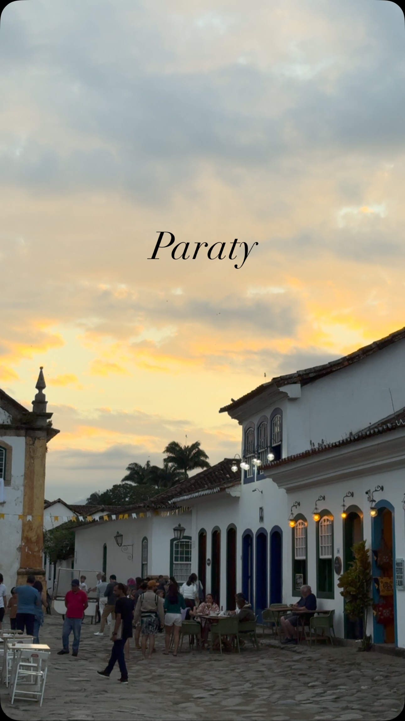 O sol se despede devagar nas pedras do centro histórico.
E Paraty, mais uma vez, nos ensina a beleza de não ter pressa.
⸻
The sun slowly says goodbye over the cobblestones of the historic center.
And once again, Paraty teaches us the beauty of taking our time.
#Paraty #SlowTravelEurope #BrazilianHeritage #BoutiqueDestinations #GoldenHourInParaty