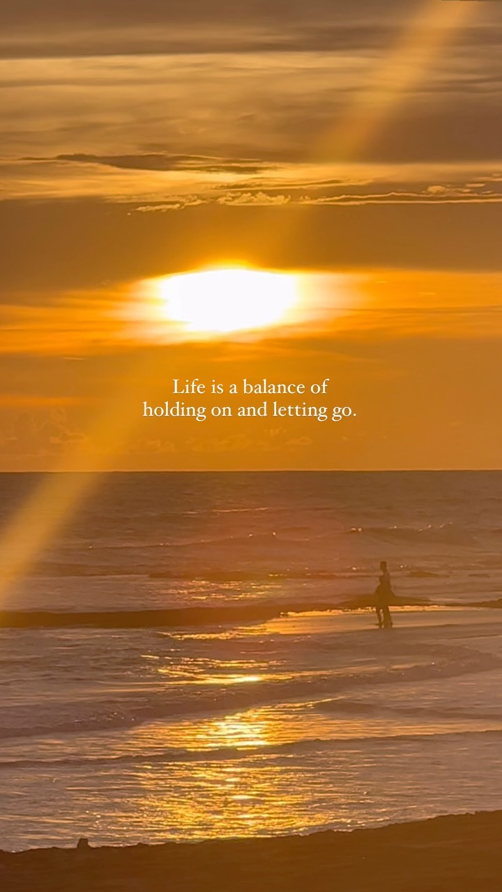 In the stillness, we remember what’s worth keeping.
In the surrender, we create space for something new.✨🌱