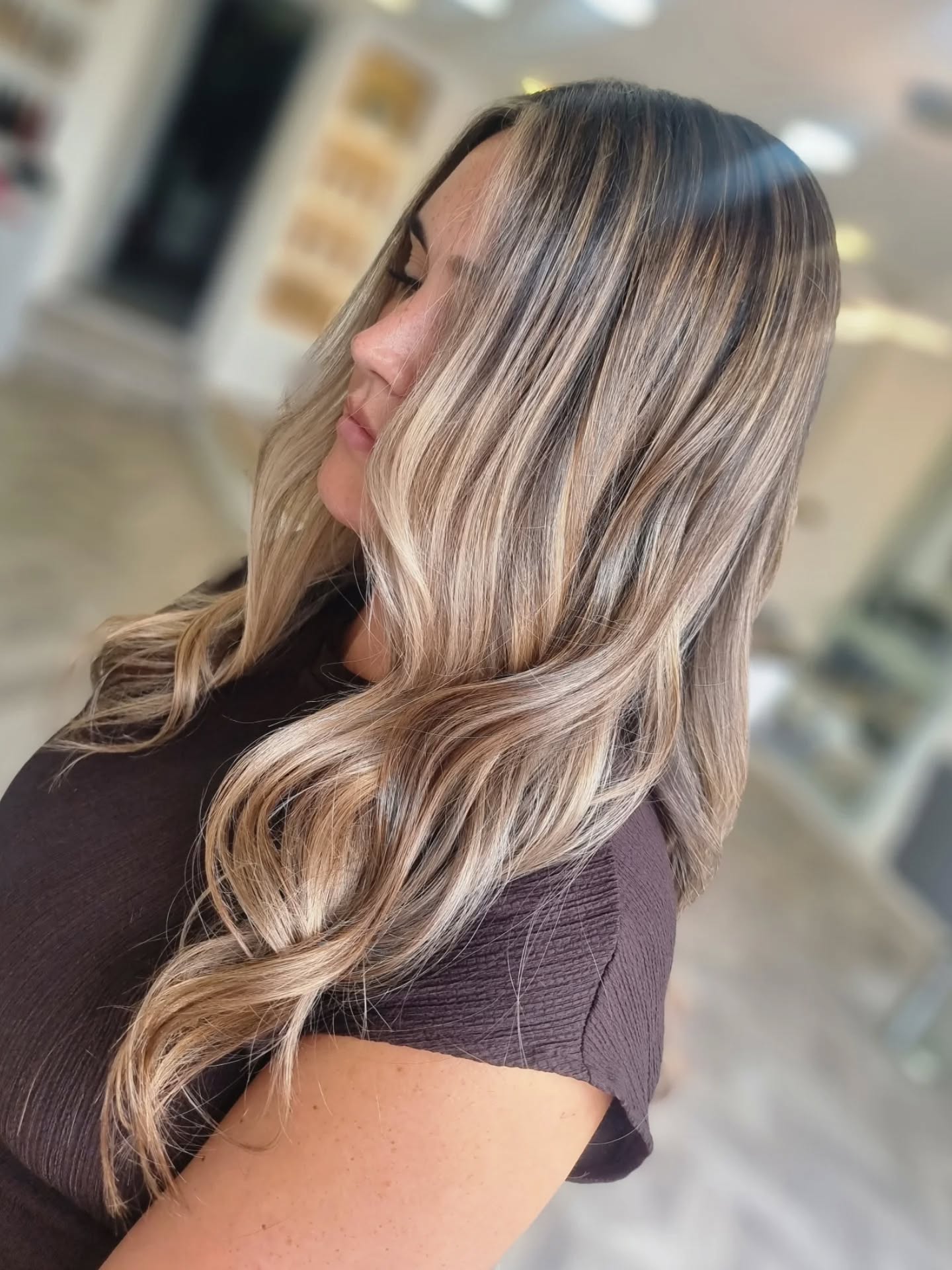 I hate I didn't take a before pic again 😫 because this balayage is beautiful 😍😍
.
@the.secret.salon.manchester
.
.
.
#manchestersalon #eccleshairstylist #softcurls #eccleshairextensions #ecclesbalayage #bespokebalayage #balayagespecialist