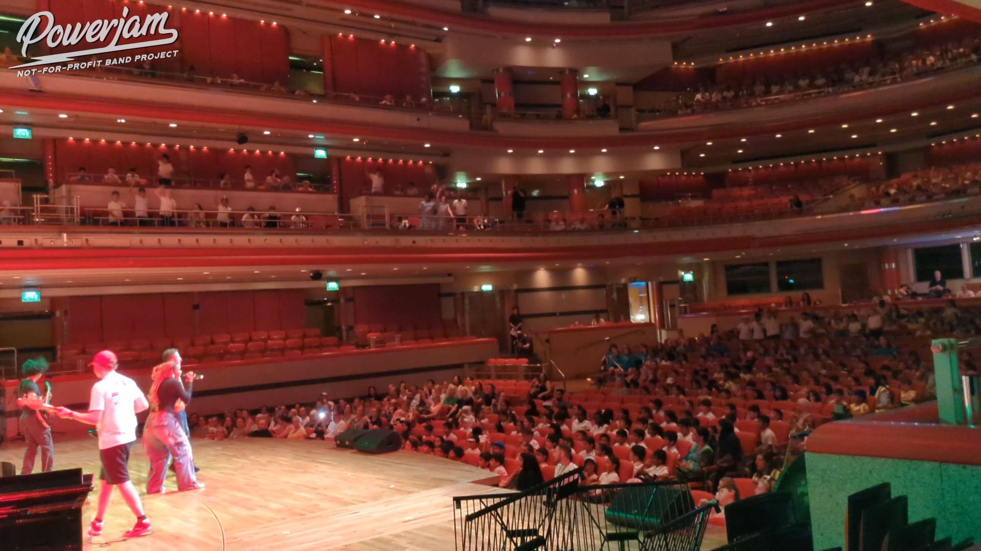 Having advanced to the @musicforyouth Nationals, Powerjam band 'MadTalk' performed at the Birmingham Symphony Hall last weekend. Thank you Music For Youth for this amazingĀ opportunity!
#mfy2025 #mfynationalfestival25 #musicforyouth #powerjam_band_project #youthband #birmingham #londonband #twickenhamband #MFYNationalFestival25 #MusicForYouth #YouthMusic