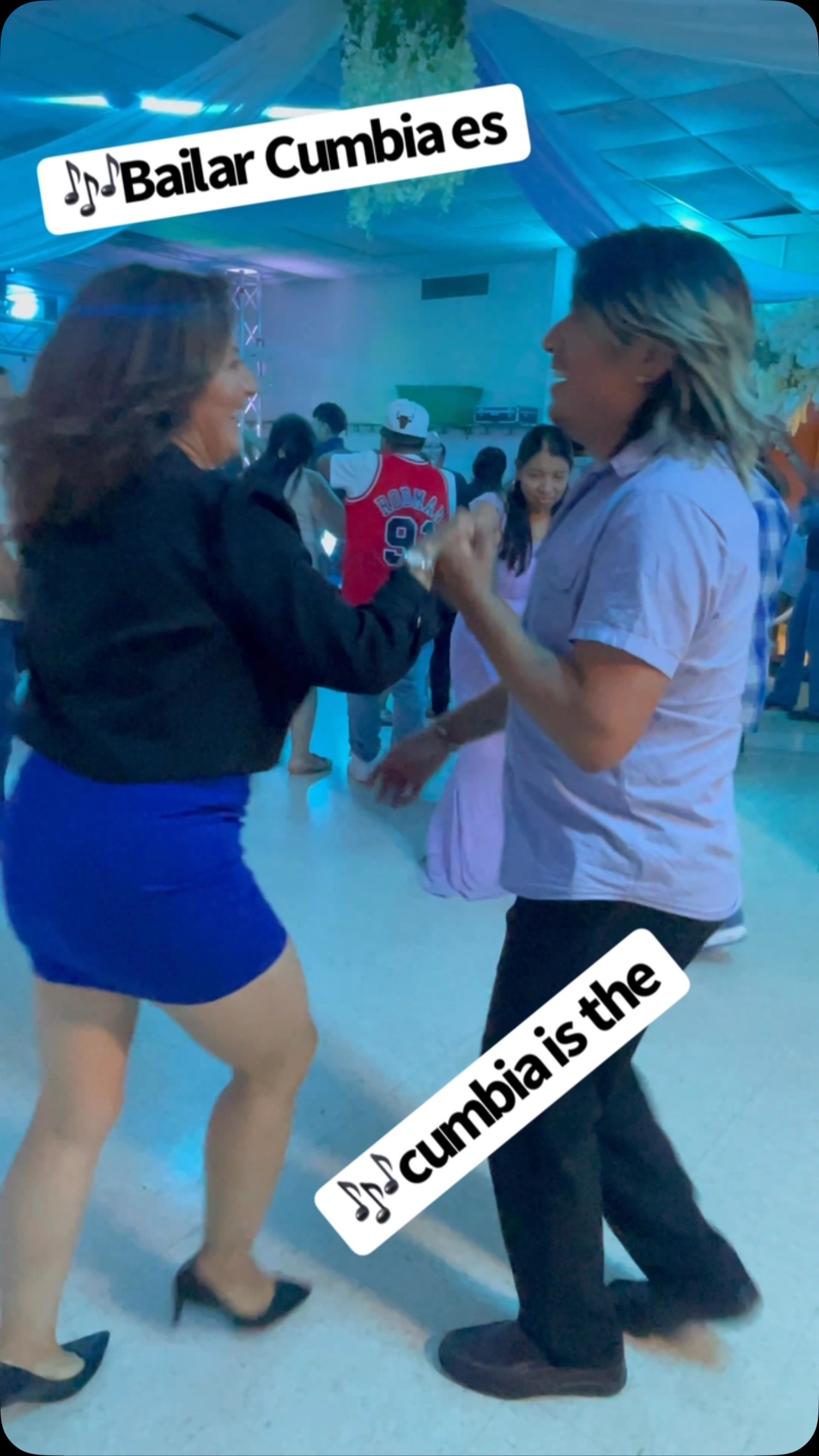 La cumbia alegra el alma 💖🎶 #vive #mexicana #sonrie #goodvibes #baila #dance #cumbia