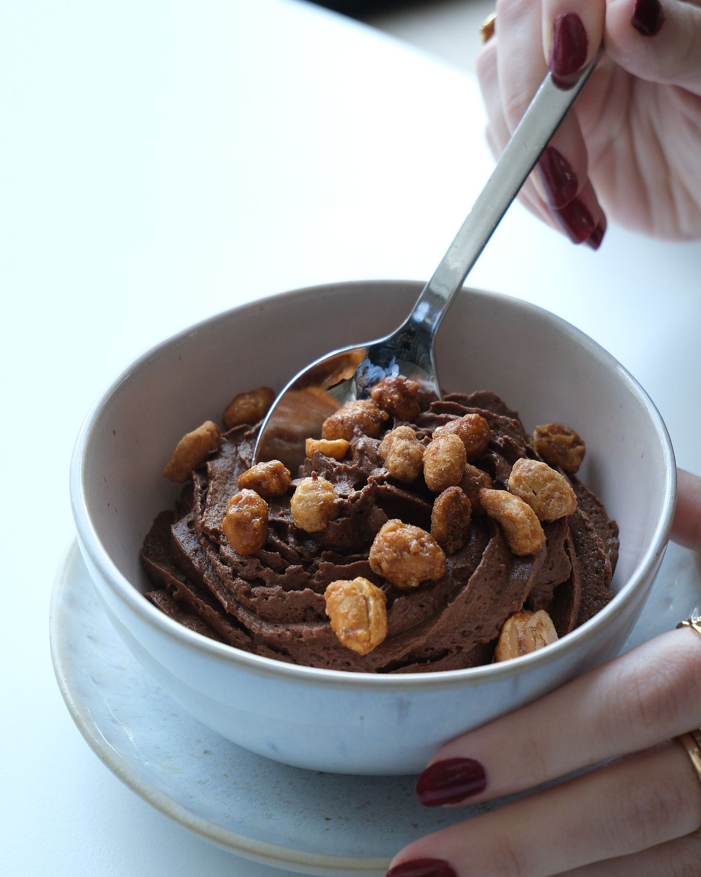 Fondant et croquant se rencontrent avec nos mousses au chocolat aux cacahuètes caramélisées, envie de gourmandise ? 😉
#lebelvédère,brasseriecontemporaine