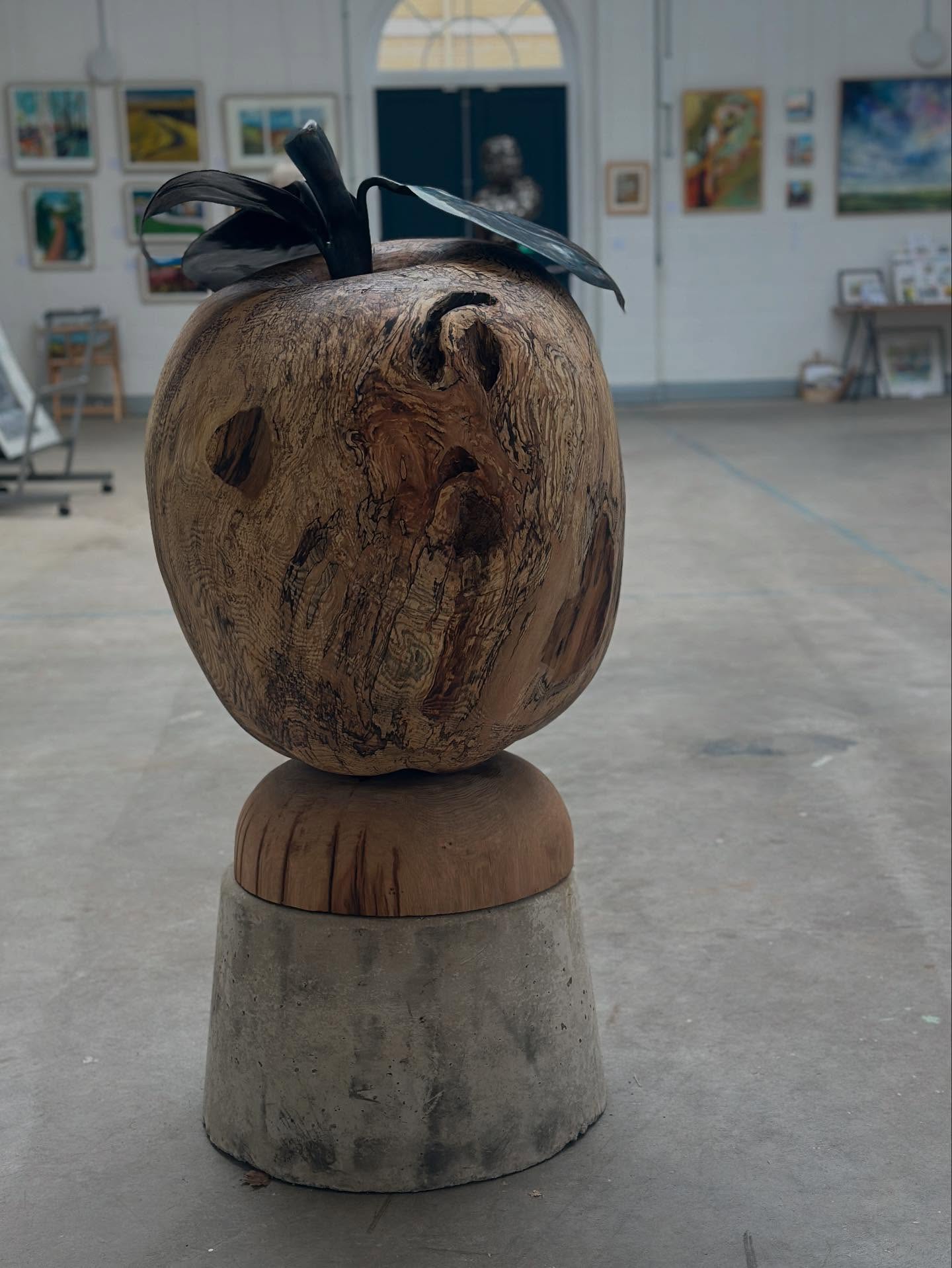 Thereโs something very special about the shape of an apple, itโs something we have loved to produce, especially in wood. This solid spalted apple is one of our most recent pieces, highlighting the beauty of the spalted wood as a defining feature of the piece. This pieces is currently available and can be viewed on our website. Please donโt hesitate to get in touch.
#sculpture #apple #wood #dorset #cider #ash #design