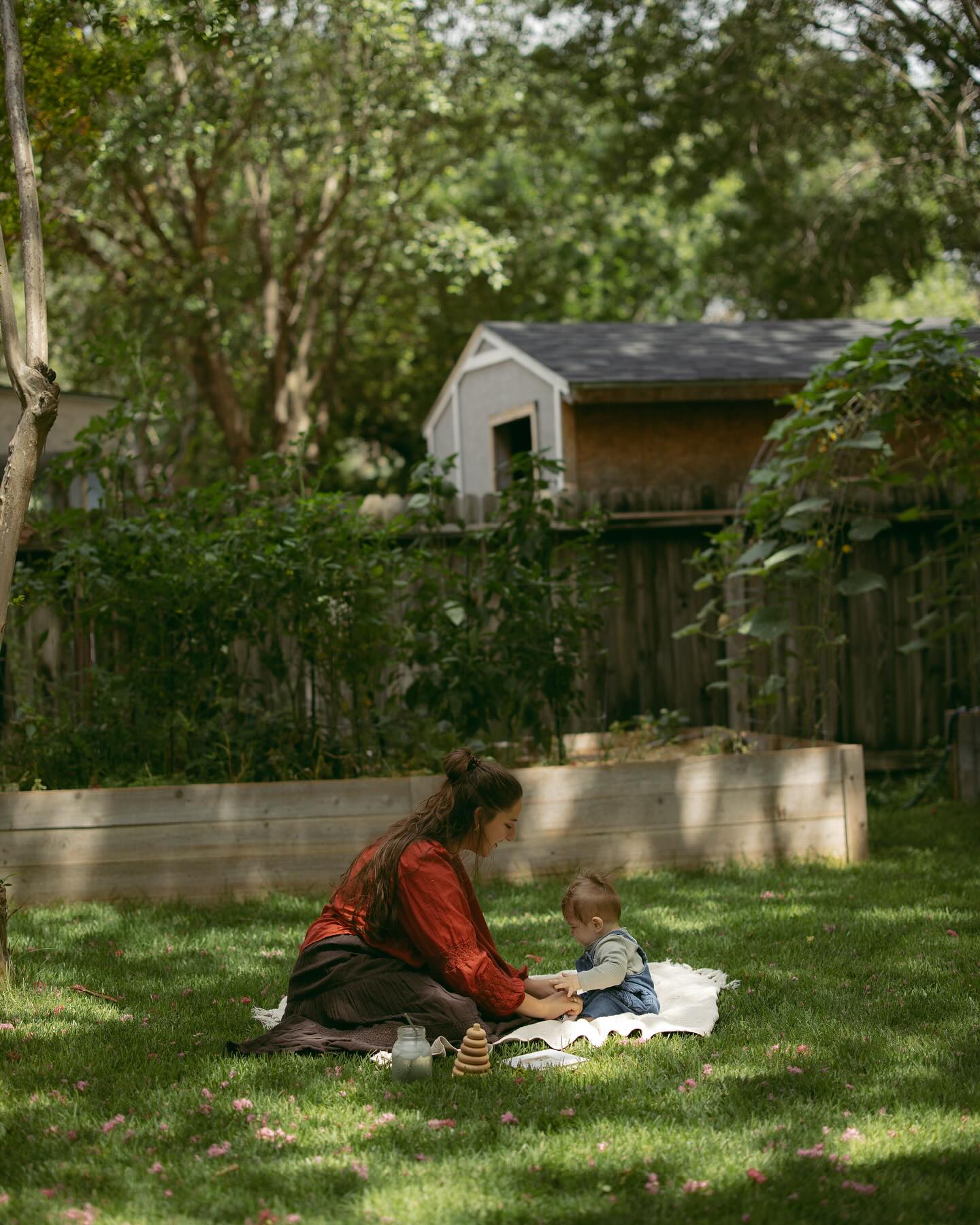 self portraits with my family in our garden 🪴🏡🥕
.
choosing to mark and speak abundance over this season in our lives. there’s been so much goodness. so much sanctification. so much growth & healing in the deepest parts of my heart, the places only the Lord could see & knew now was the time to let them find the light. motherhood unravels a woman in the most intimate of ways. as much as I’d hate to admit it, it’s brought me to hardest moments & shown me how prideful my heart can be. the image of becoming more like Jesus through mothering is a sobering reality. thank you Jesus for interceding on our behalves. for pleading for patience with the Father countless times. thank you for setting the perfect example of service and laying down your life for those you love.
.
be the gardener of my heart, tend the soil of my soul. break up the fallow ground, cut back the overgrown. i won’t shy away, i’ll let the branches fall so what you want can stay. And what you love can grow 🌱
.
#motherhood #sanantoniofamilyphotographer #inmygardentoday