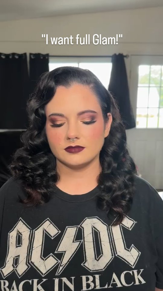 Full Glam is no problem when you got @amandacookmua on makeup & 🙋🏽♀️ on hair!
Now Booking for 2026!
.
.
.
#rvahairstylist #rvamakeupartist #vabride #glammakeup #glamwaves #bridalhair