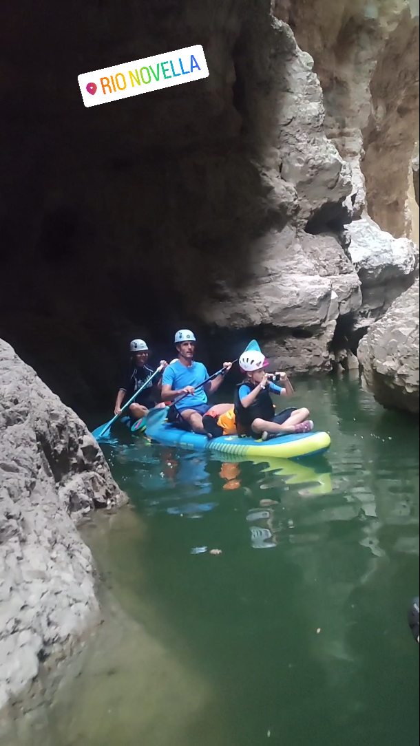 Ve středu 17. 7.2025 jsme si vyjeli na paddle boardech přes jezero do soutěsky Rio Novella... Boží to bylo... Celkem 3,52 km...
#vimteamcz #visititaly #paddleboarding #paddling #paddleboard #canyon