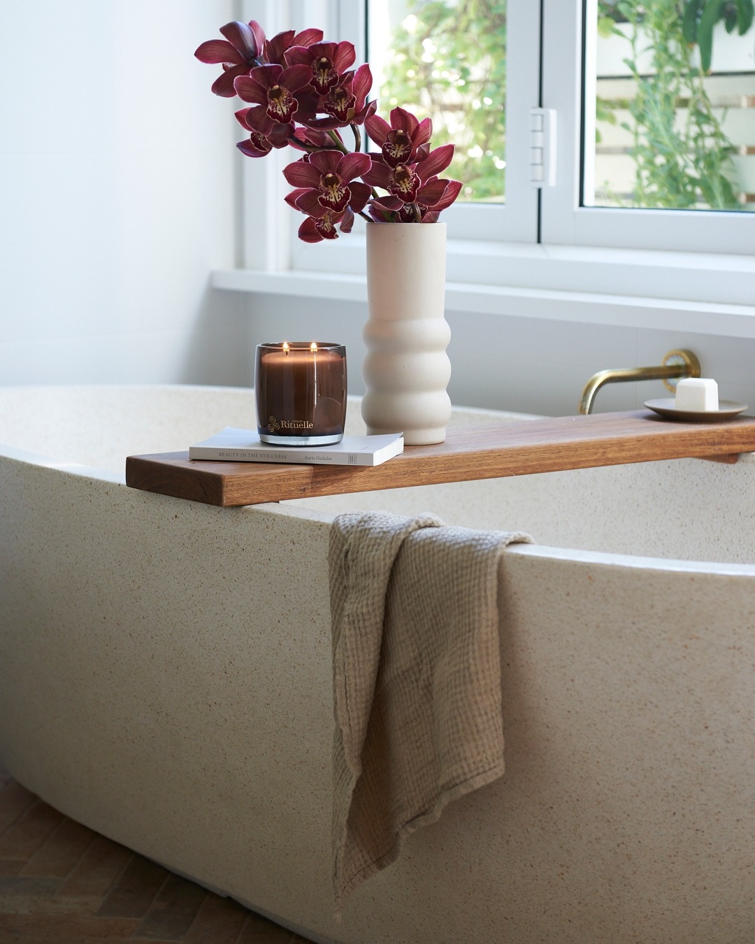 Content that connects starts with intention—not guesswork.
Here are 3 quick tips to shape stronger brand content:
1. Lead with feeling – What do you want people to feel when they see your brand?
2. Be consistent – Your message, tone, and look matter more than how often you post.
3.Tell a story – Don’t just show the product, show the life around it.
I help brands plan and create with purpose. Ready to elevate your content?
Shot for @Urbanrituelle