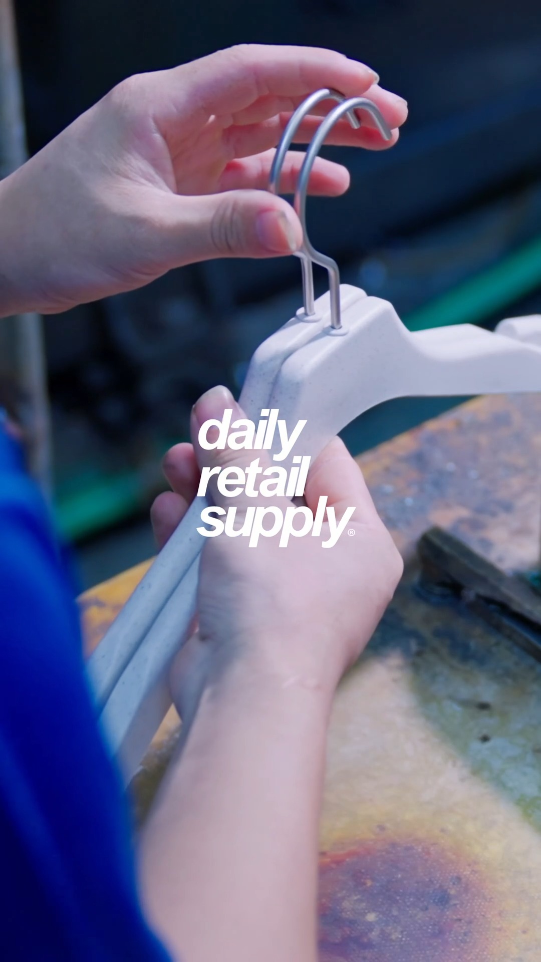 Craftsmanship meets tech
Not everything can be automated. Our hangers are injection-molded, but the hooks. Assembled by hand.
#drs #dailyetailsupply