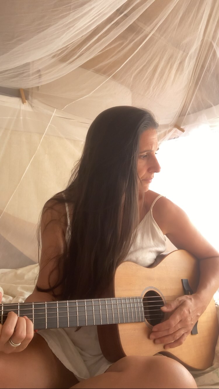 I am deep in the Alentejo, Portugal, on a land which has welcomed me and held me many times. My 💓 is happy. My soul relaxed and comfortable. It's a good place to be.
This land has seen numerous songs be birthed.
As I sit and nurse my voice back from a recent malaise I remember a recent song I received from earlier this year. It's still being birthed but it felt right to put it out there as it currently is.
I ask for guidance
I ask to be shown
I ask for guidance
I wanna come
Home
To the ego
Home to eagle taking flight
Spreading her wings
And showing her might
Spreading her wings
And sharing her light
This is how I felt in my suspended reality
How can I bring this to my day to day activity?
A song about the lessons learned in a dream state, an alternate state of consciousness, more in-line with our subconscious and perhaps the universe within. And then we wake up and the work is to then integrate. So we may become whole. So we may be honourable and "integro".
This is the spiritual path.
It is not merely being in retreats and meditating and doing yoga and singing mantra.
It is most of all how we show up in the day to day.
It is what keeps us grounded.
It is what we are here to do as humans.
And what a beautiful journey it is, with all the complexities along the way.
Aho.