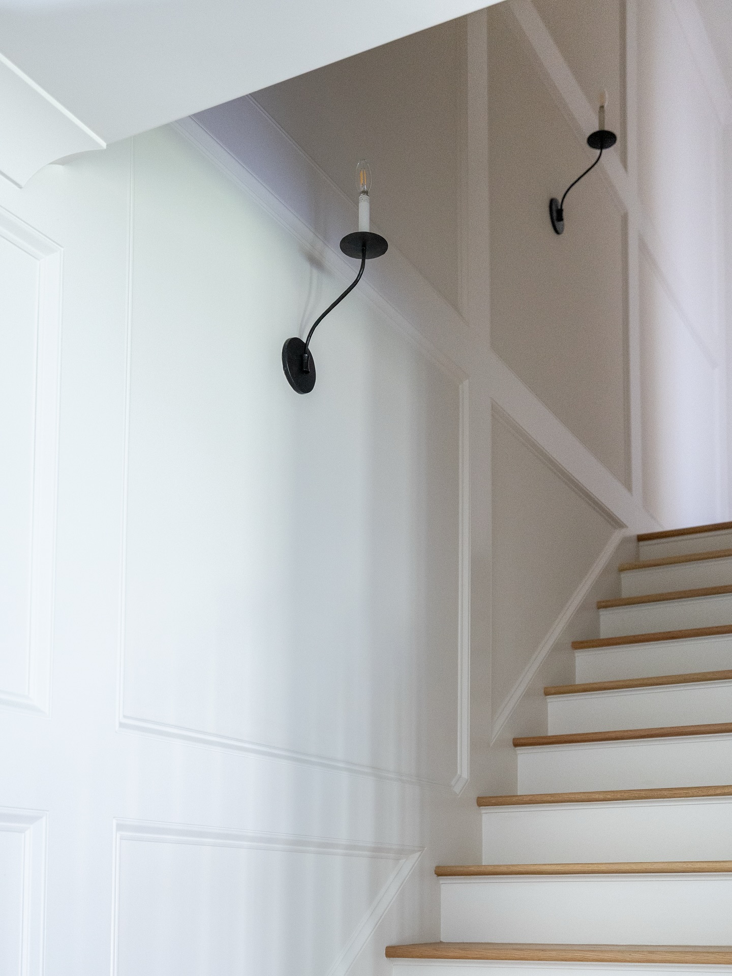 Quiet architecture, enduring lines. When simplicity is this considered, it becomes the design.
Builder: @dickensbuilt
Photography: @jennifer.saltsman.photography
#timelessdesign #timelesselegance #details #interiordesign #homedesign #interiors