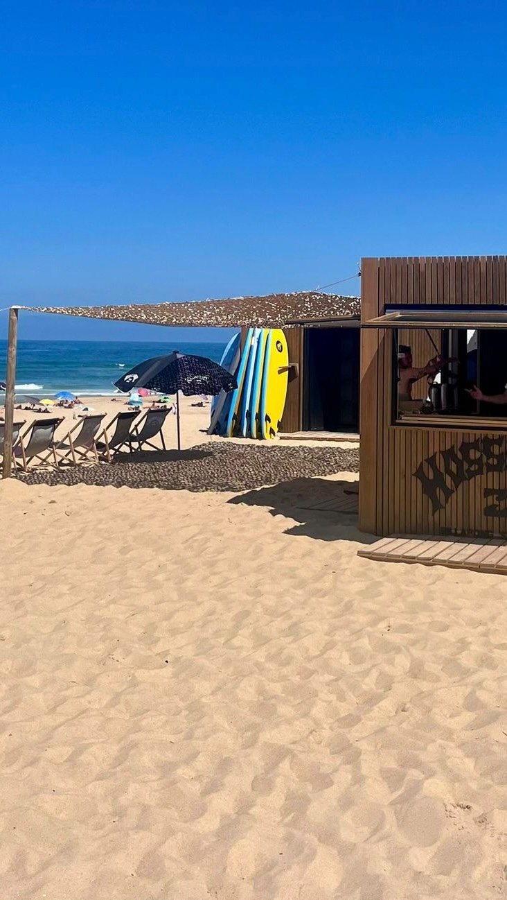 Relooking de la cabane signé Billabong !
À bientôt sur le spot pour profiter de l’univers Billabong🌊🖤 @billabonghossegor @billabong_europe #hossegorsurf #ecoledesurf