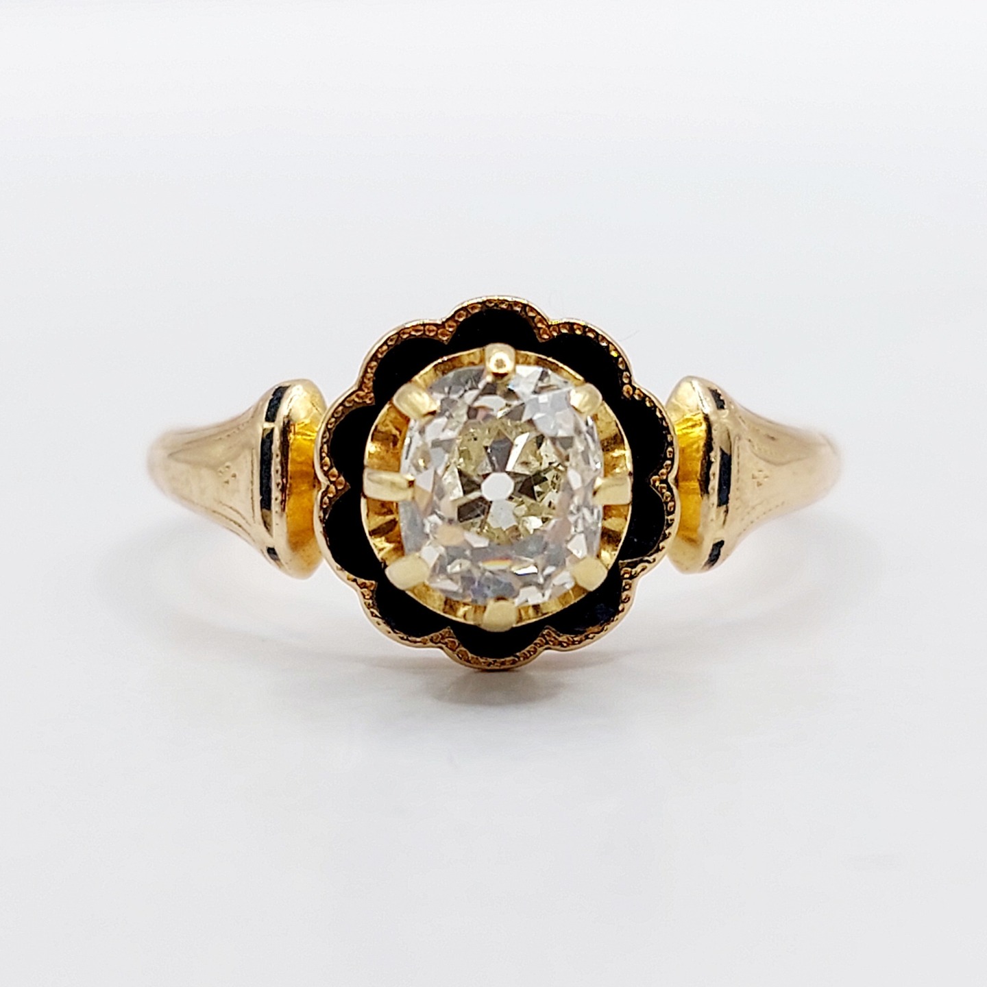 ///SOLD/// French Victorian solitaire ring 18k gold set with a 0.90carat old mine cut diamond in a finely chiseled setting decorated with black enamel (circa 1880)
PRICE : 1550€
Magnificent work by a late 19th-century French goldsmith
Size: 57.5 FR / 8.25 US
Weight: 3.61 g
Diamond size: 6.5 x 5.2 x 4.0 mm (estimated at 0.90 carats)
Diamond in good overall condition
Color: Very slightly yellow
Estimated quality: SI2 (small visible inclusions)
Micro scratches from use, slight wear to the enamel
No hallmark
#frenchjewelry #omcdiamond #solitaire #diamant #diamons #antiquediamond #oldminecut #oldminecutdiamond #artdeco #solitairering #victorian #victorianring