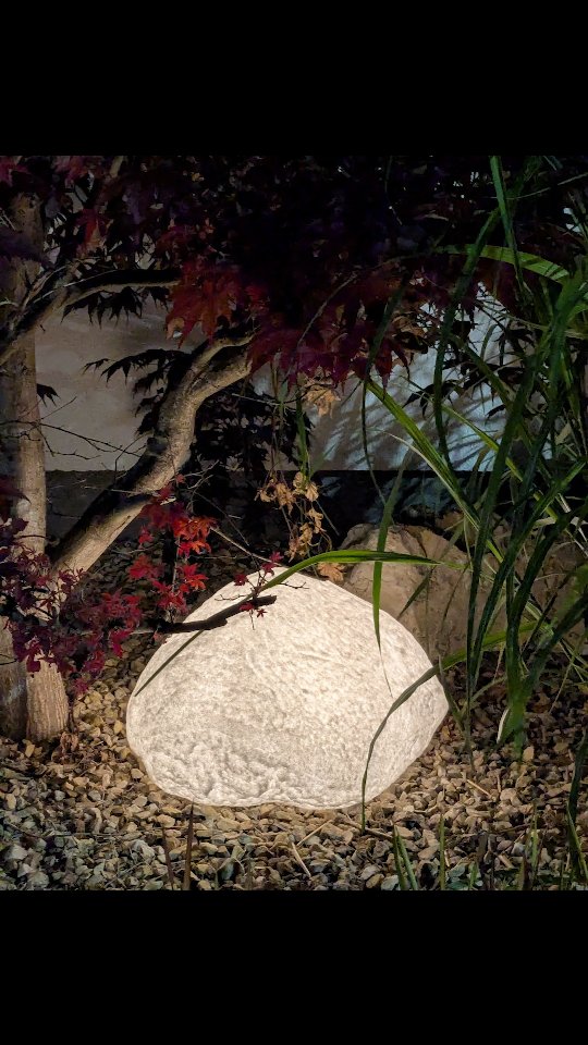 Wie fügt sich Licht perfekt in die Natur ein? So! 🪨🌿✨
Unsere Epstein Steinleuchte ist tagsüber ein organischer Fels und wird nachts zum
sanften, magischen Lichtpunkt in Ihrem Garten. Sie verschmilzt förmlich mit ihrer
Umgebung, wie ihr in diesem Video sehen könnt.
Perfektes Timing: In genau einer Woche startet unser großes Sommerfest! Die ideale
Gelegenheit, sich diese und viele andere Gartenleuchten live anzusehen und von
einmaligen Angeboten zu profitieren.
Nur bei uns in der Manufaktur am 26. & 27. Juli:
✅ 20% Rabatt auf ALLE Gartenleuchten!
✅ Zusätzliche Set-Rabatte (z.B. beim Kauf
mehrerer Steinleuchten)
Kommt vorbei und findet euer leuchtendes Highlight für den Sommer. Alle Infos zum
Event findet ihr auf unserer Homepage.
#sommerfest #EpsteinLeuchten #Steinleuchte #Gartenleuchte #LichtimGarten
#Gartengestaltung #Rabatt #Angebot #Manufaktur #LinzamRhein #GroeberMannheim
#OutdoorDesign #Galabau #Lichtobjek##