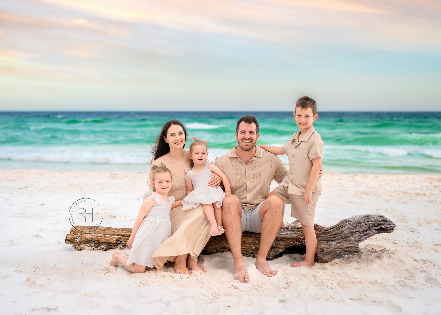 Embracing the wild side of family moments! 🌪️ Just as the storm rolled in, we found ourselves in a whirlwind of gusty winds and unexpected rain. And still the laughter never stopped!
Who knew that even when mother nature flexes her muscles, we could create such magic? This family’s photos turned out to be a stunning blend of love and nature’s drama. Here’s to capturing the beauty in chaos! 💙🩵🩶
#familyphotographer #familyphotos #familyphotography #familyphotoshoot #lifestylephotography #mothernature #capturethebeauty #photography #familyportraits #RHphoto2019 #Destinbeach #Destinfl #destinphotographer #destinfamilyphotographer #fortwaltonphotographer #Sandestinphotographer #Nicevillephotographer #30Aphotographer #seasidephotographer #Navarrebeach #Navarrephotographer #santarosabeachphotographer #childphotographer #seniorphotography #maternityphotographer #engagementphotographer #photoglife #photographerslife #storytelling #sony
