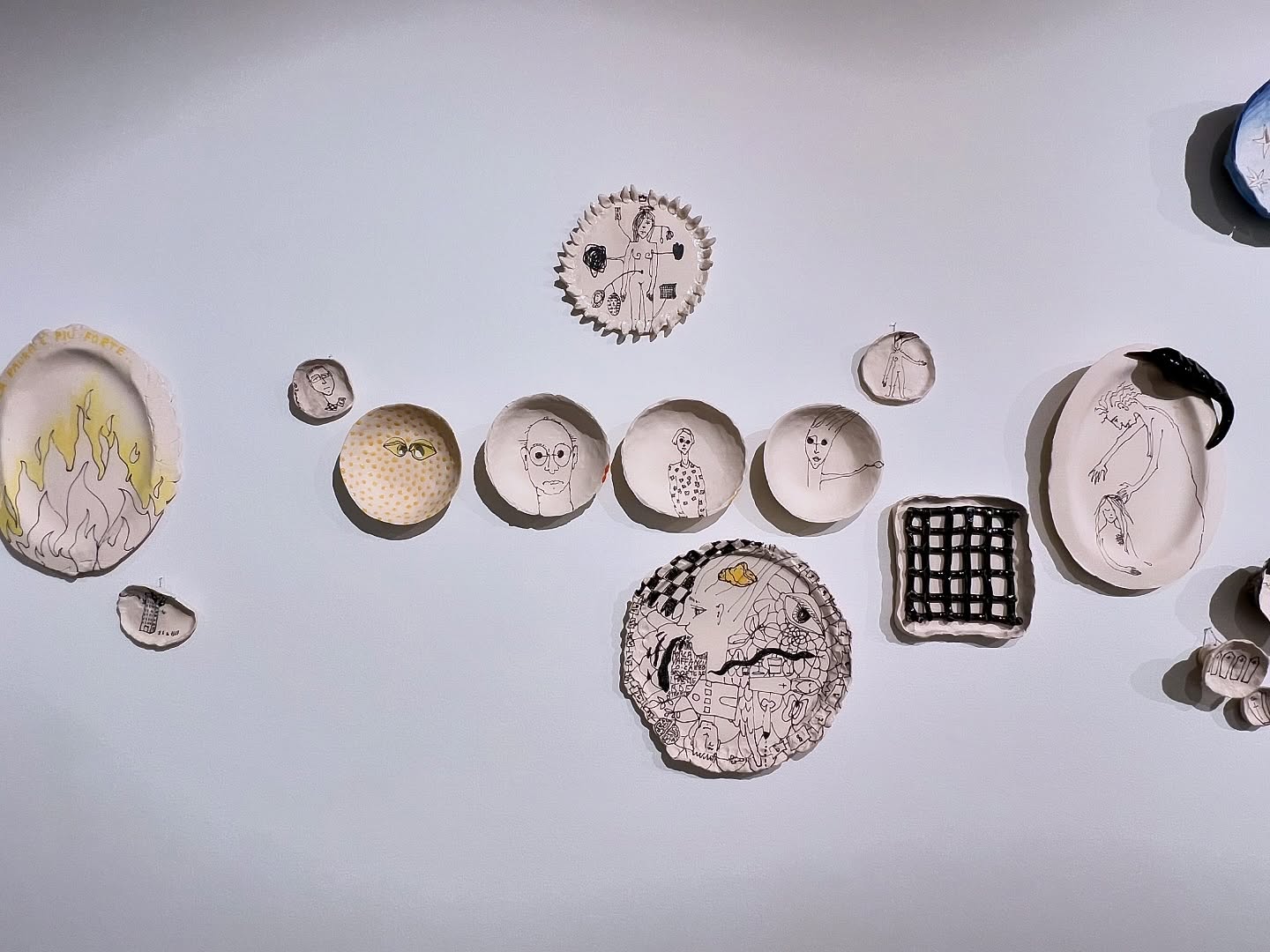 The Fear By Fiorenza Pancino - Ceramic, 2024. Part of Beyond the Darkness, You Can See the Stars on exhibition through Sunday August 24th. Pancino’s powerful participatory art project centered around the universal theme of “Fear.” This deeply engaging installation comprises 45 meticulously crafted bowls, envisioned as vessels of the soul. Together, these elements weave a rich tapestry of personal experiences and shared vulnerabilities. Visitors to the gallery have the opportunity to delve further into this project through a companion book.
Each vessel has a different fear; Can you find yours? Gallery Hours: Thursday-Friday 10am-5pm and Saturday-Sunday 11am-5pm. @fiorenzapancino @esperienza_italia