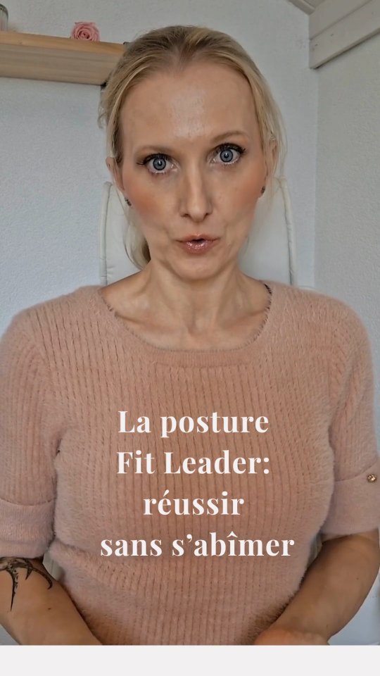 Il y a eu un moment où j’ai compris qu’on ne pouvait pas tout porter…
Sans que le corps, l’énergie ou la clarté finissent par lâcher.
Et pourtant, beaucoup de femmes continuent de donner, performer, assurer…
Jusqu’à s’oublier.
Aujourd’hui, je te partage une conviction qui guide tout mon accompagnement :
👉 Les femmes leaders n’ont pas besoin de “plus”…
Elles ont besoin de souffler, de ralentir, de reprendre le lead sur leur énergie.
J’ai choisi une autre voie.
Pas celle du renoncement, mais celle de l’alignement.
C’est cette transformation que je transmets avec Fit Leader.
Une posture ancrée, lucide, puissante.
👉 Tu es cadre ?
👉 Ou tu accompagnes des femmes leaders ?
Écrivons-nous.
#LeadershipFéminin #SantéDesFemmes #PréventionBurnout #ÉnergieMentale
#FitLeader #CoachingSanté #AlignementProPerso #FemmesEnLeadership
#PostureFéminine #CadresDirigeantes #SantéMentaleAuTravail
#VitalitéProfessionnelle #CoachHolistique #LeadershipDurable #RythmeSoutenable