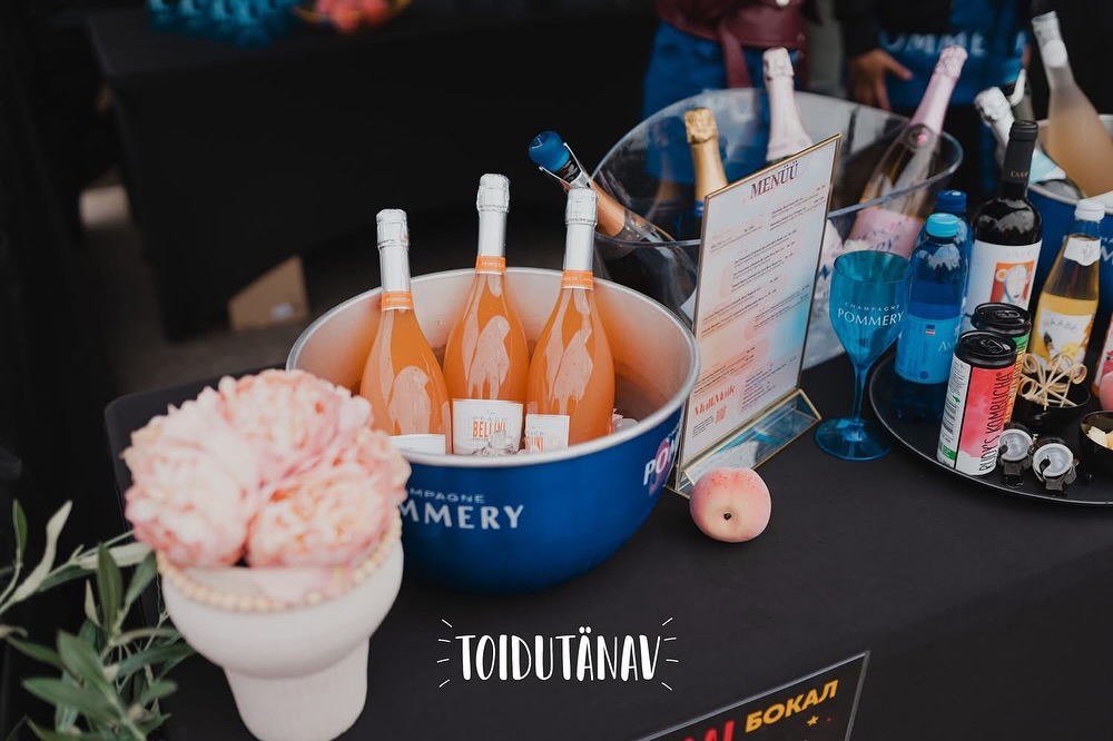 Hetk Tartu Toidutänavalt✨
Sel suvel leiad meid veel Haapsalu, Elva ja Võru Toidutänavalt – mullid ootavad! 🥂🍾
#mulljamaik #suvemull