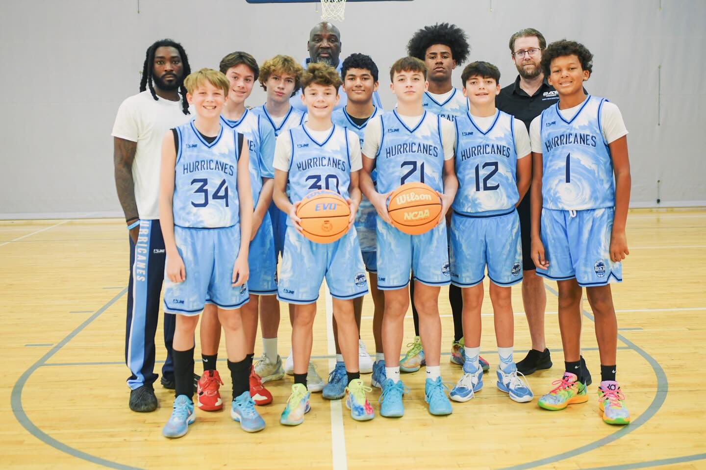 Team work makes the dream work! What a season, Hurricanes. 🌀
📷: @freddiecolemanphotography