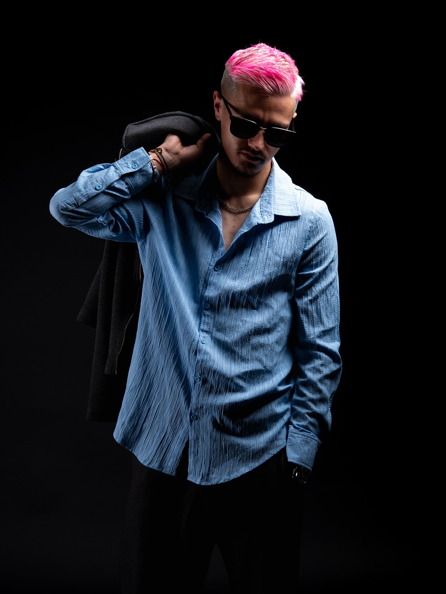 SHOOTING PHOTO | @deejay.skaa |
Merci à @deejay.skaa pour sa confiance lors de cette session de shooting photo studio.
Une collaboration réussie, avec un résultat à la hauteur de nos attentes.
— NEOS
📸 @juliendurand19