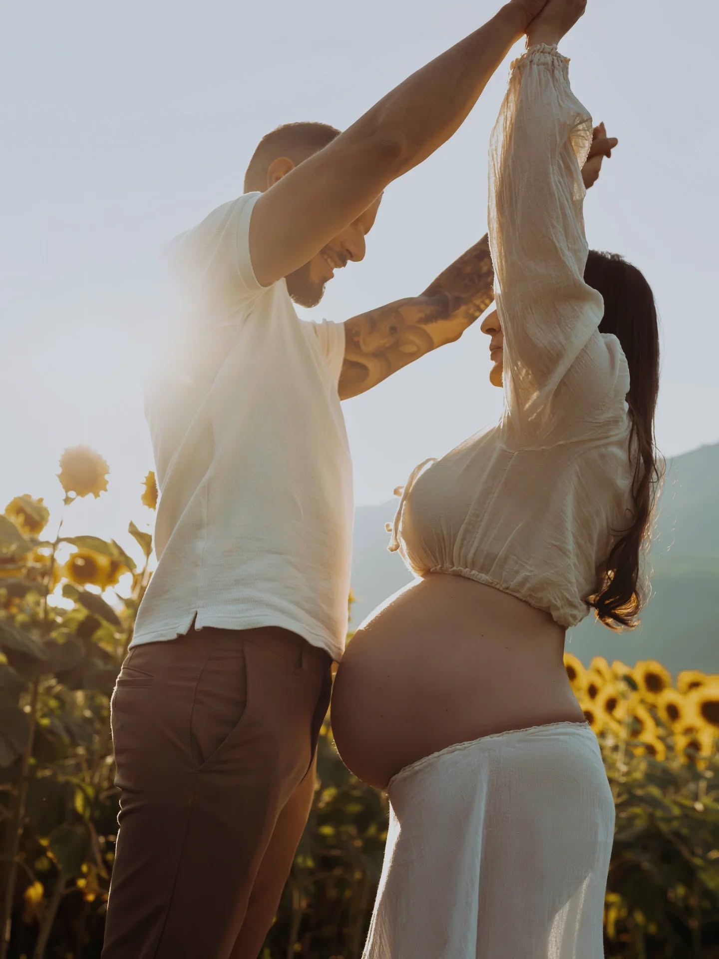 Un'altra bellissima attesa, fotografata in mezzo ai girasoli 🌻☀️
#pregnancysession #pregnancy #maternitá #ticino #lugano #luganofotografo