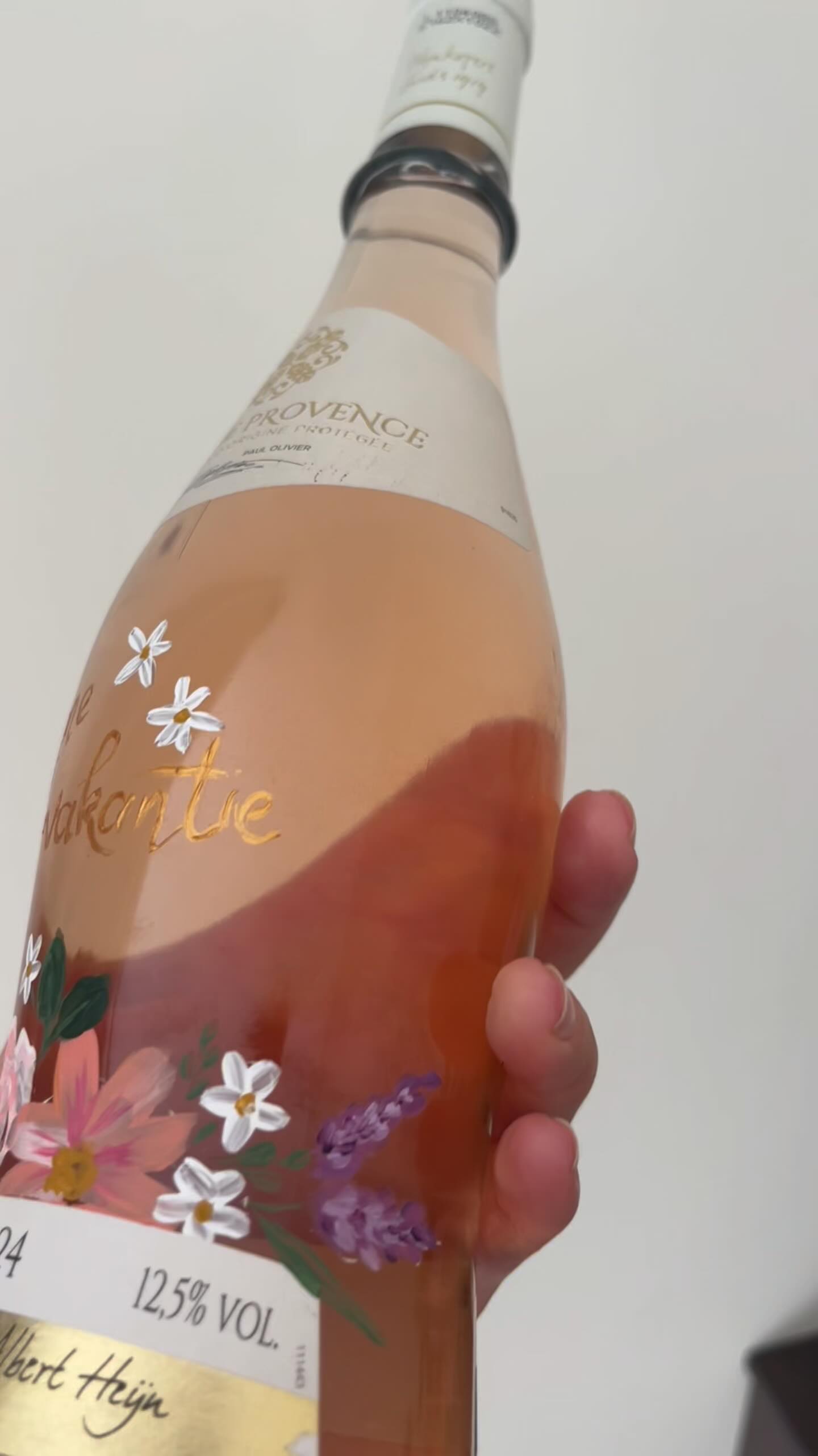 Niet aan beginnen, dit werk verslavend!
Ik gebruik gewoon acryl verf. Van te voren heb ik kleuren gekozen, zodat het 1 geheel wordt en je niet veel nodig hebt!
Maar pas na 1 fles ga je bedenken wat je nog meer op kan fleuren 🤭
#creatief #tekenen #schilderen #flowers #bloemen