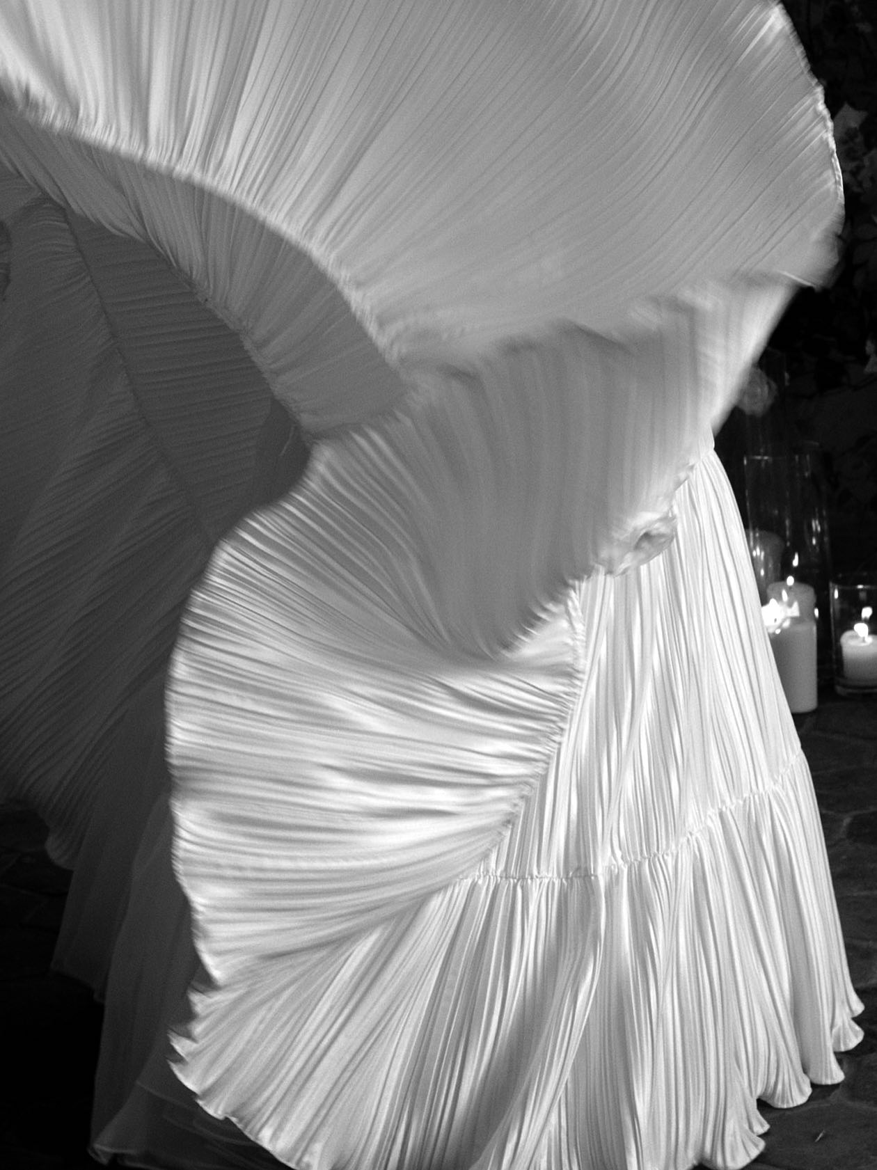 A little commotion for the dress?
Lauren’s wedding dress got a few reactions from the last post and stories so here are more images of this incredible romantic wedding dress.
Planning @bonjourweddings.fr
Venue @chateaudecourtomer
Florals @refletsfleurs
Ceremony and MC @kevinbakercelebrant
Beauty @aurelie_hairmakeup
Dress @anthropologieweddings @bhldn
@lrogala @bymichaeldruce