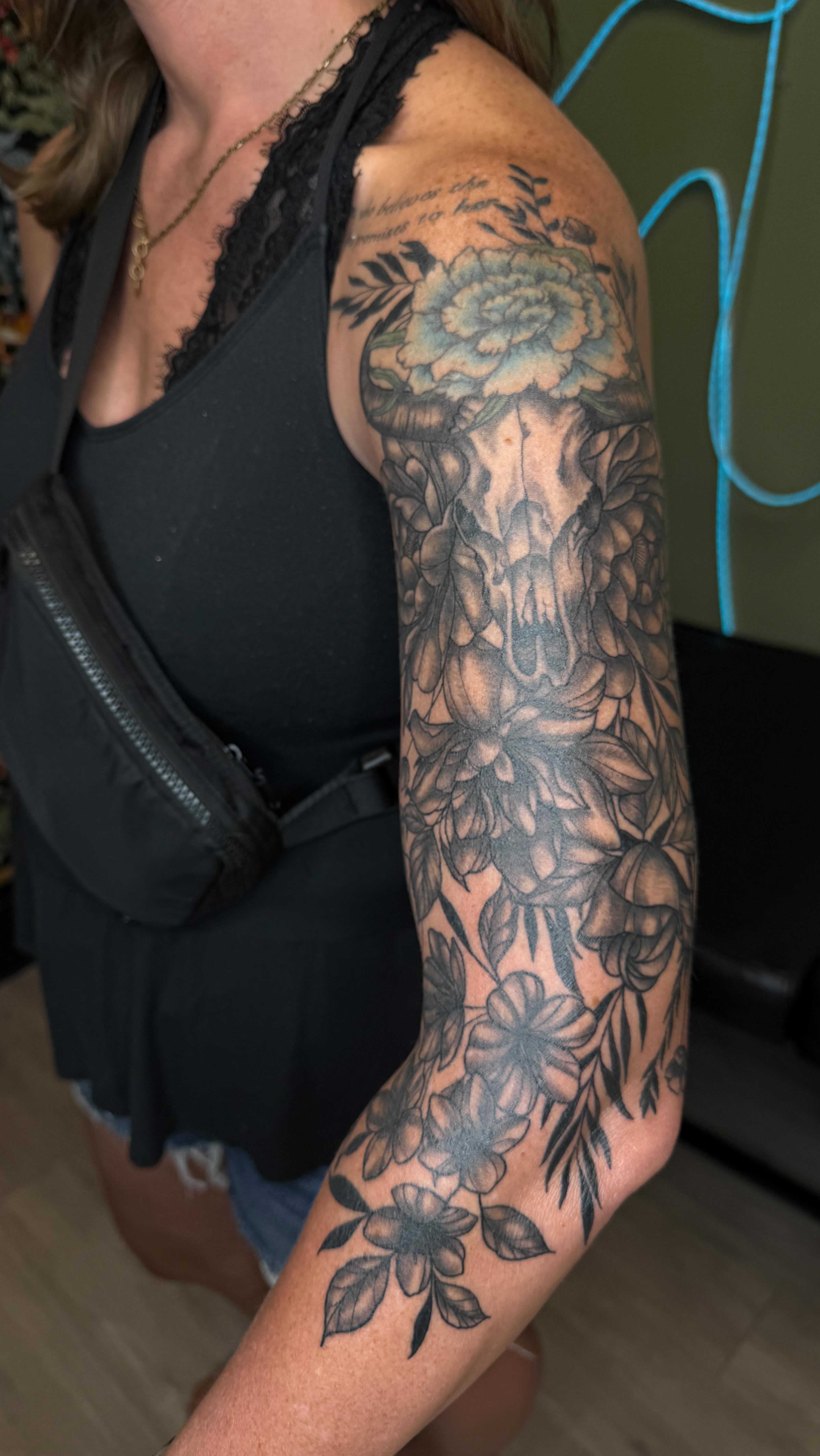 A few different styles I’ve done over the years! And I love em all!! Send me your ideas and let’s bring your tattoo to life! You can find me Salons by JC in the Quarry room 18!
#femaletattooartist #sanantoniotattoos #customtattoo