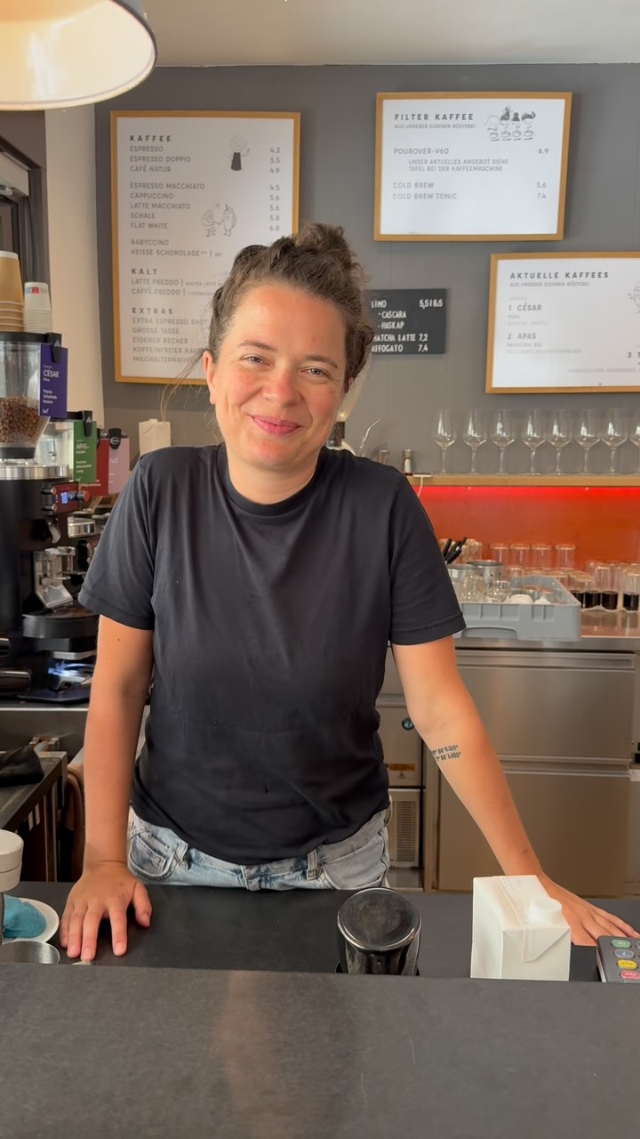 🤭
#caféfrühling #barista #baristalife #baristadaily #kaffeemacherinnen #coffee #reel #fyp