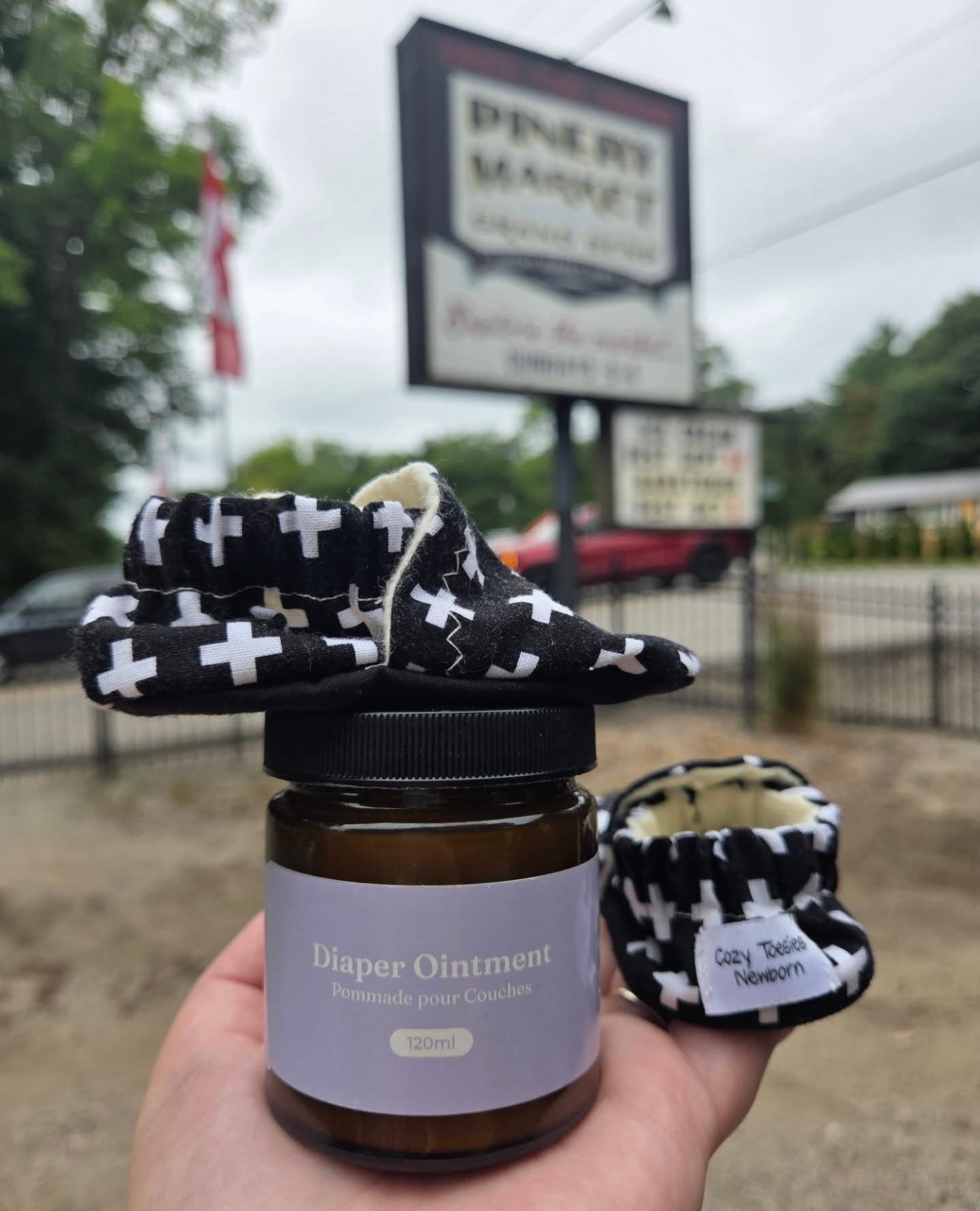 Stop on by the pinery market from 9-4 today! And every Sunday! #pinery #market #diaper #yemaya #Yemayanaturalproducts #cozytoesies #slippers #baby #giftsset #grandbend #strathroy #Wyoming #cozy #fun #cute #adorable #shop #shoplocal #shophandmade