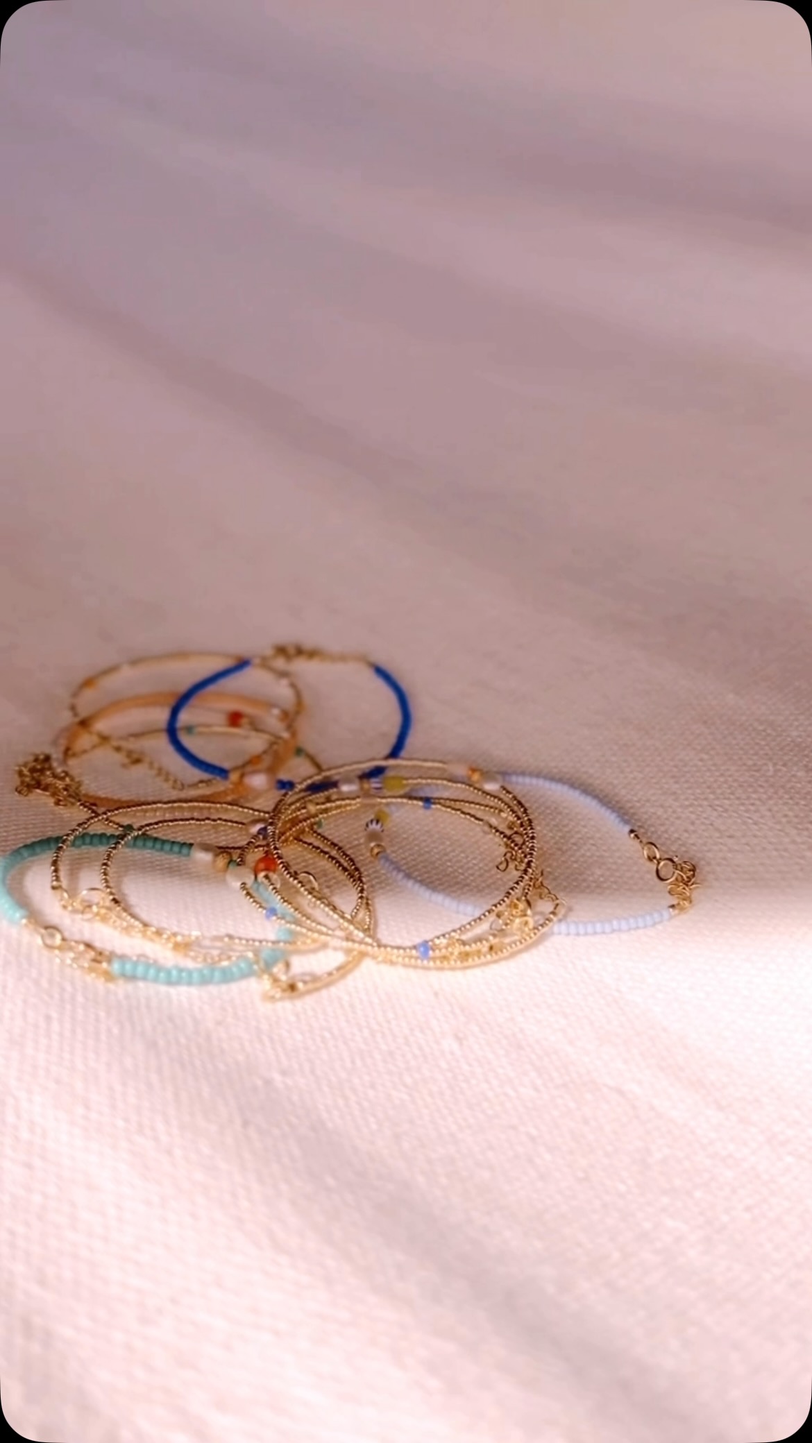 Lazy summer vibes ☀️
#handmade #sunkissed #handmadejewelry