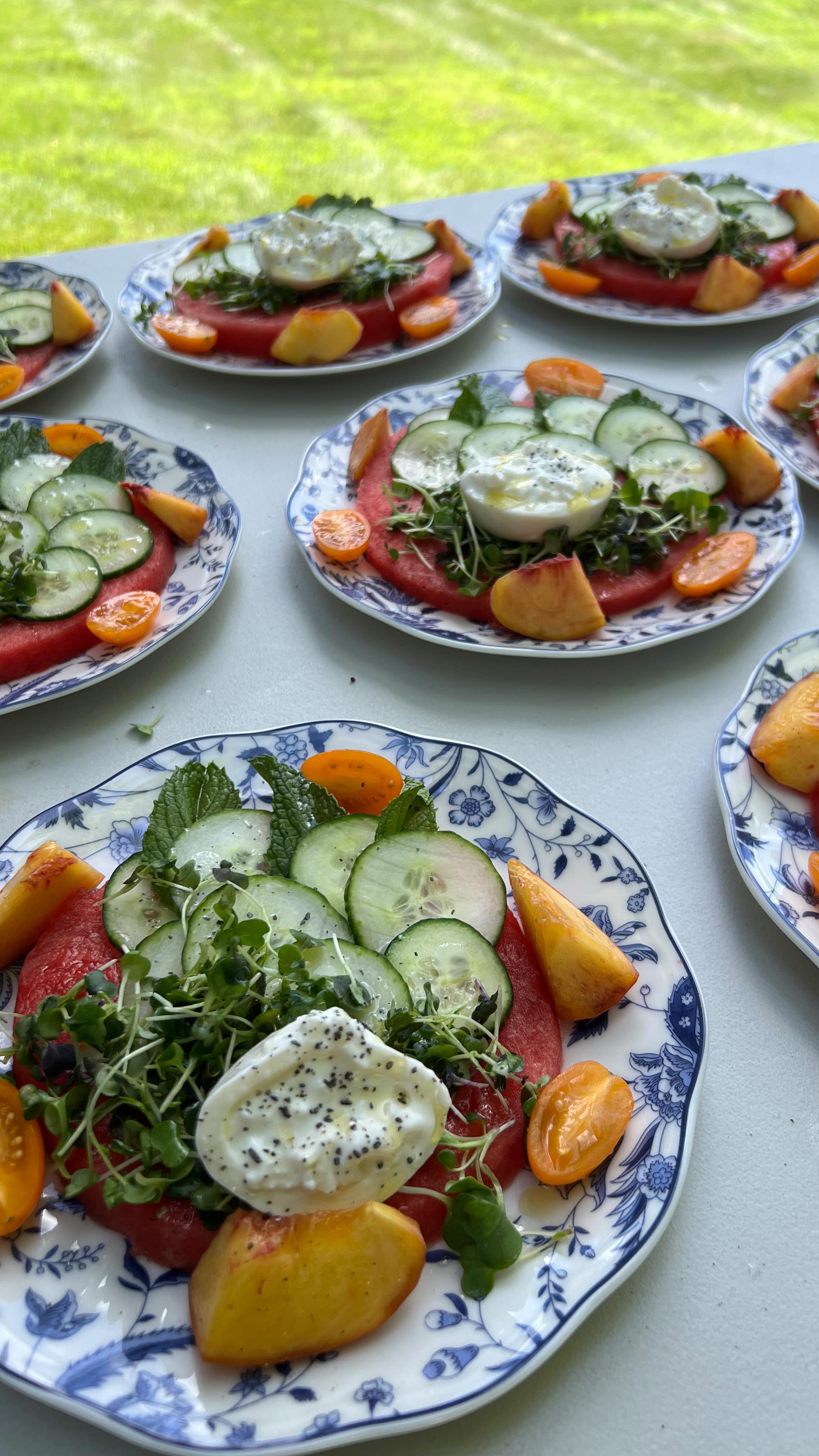 An intimate summer lunch for ten? Yep, we do that too. 🍃
Thank you for the beautiful afternoon, @chesterwood_studio
---
Private catering. Beverage catering. Boutique catering. In the Berkshires. Local ingredients. Fresh vegetables. Homemade brown butter chocolate chip cookies. Summer lunch. Picturesque.